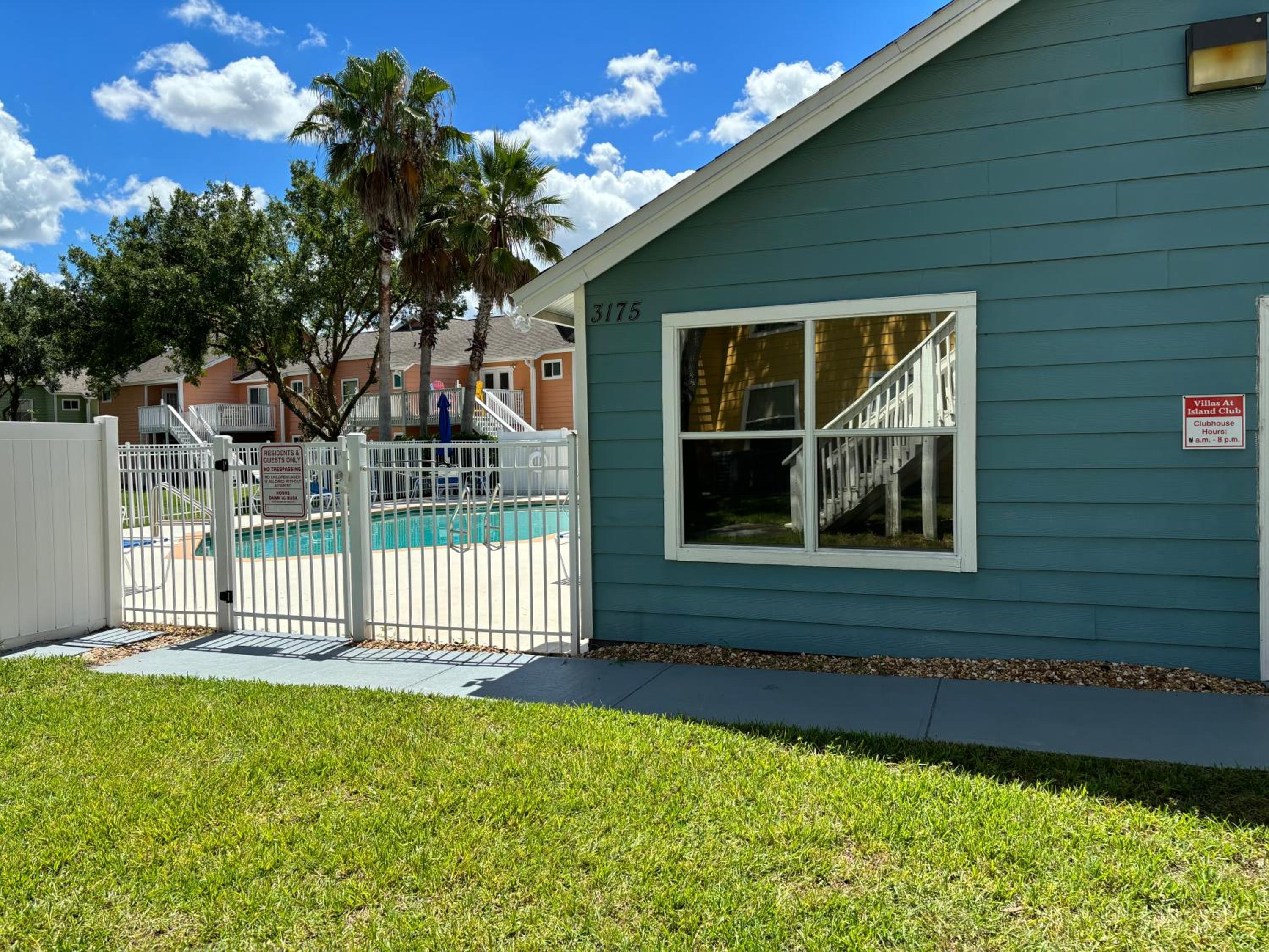 Spacious Condo Close to Disney Attractions