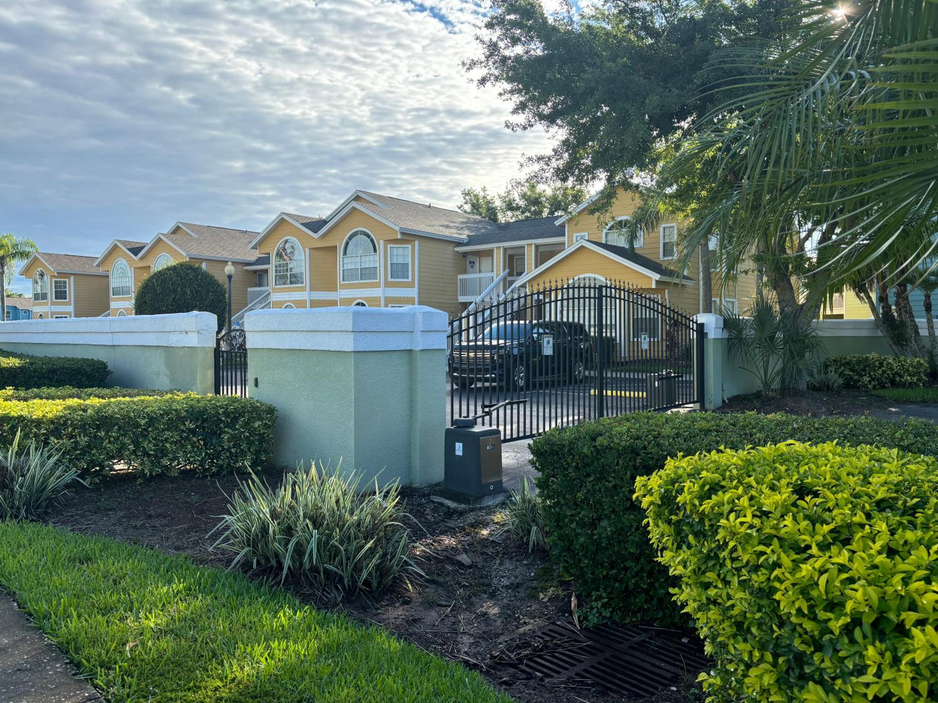 Spacious Condo Close to Disney Attractions