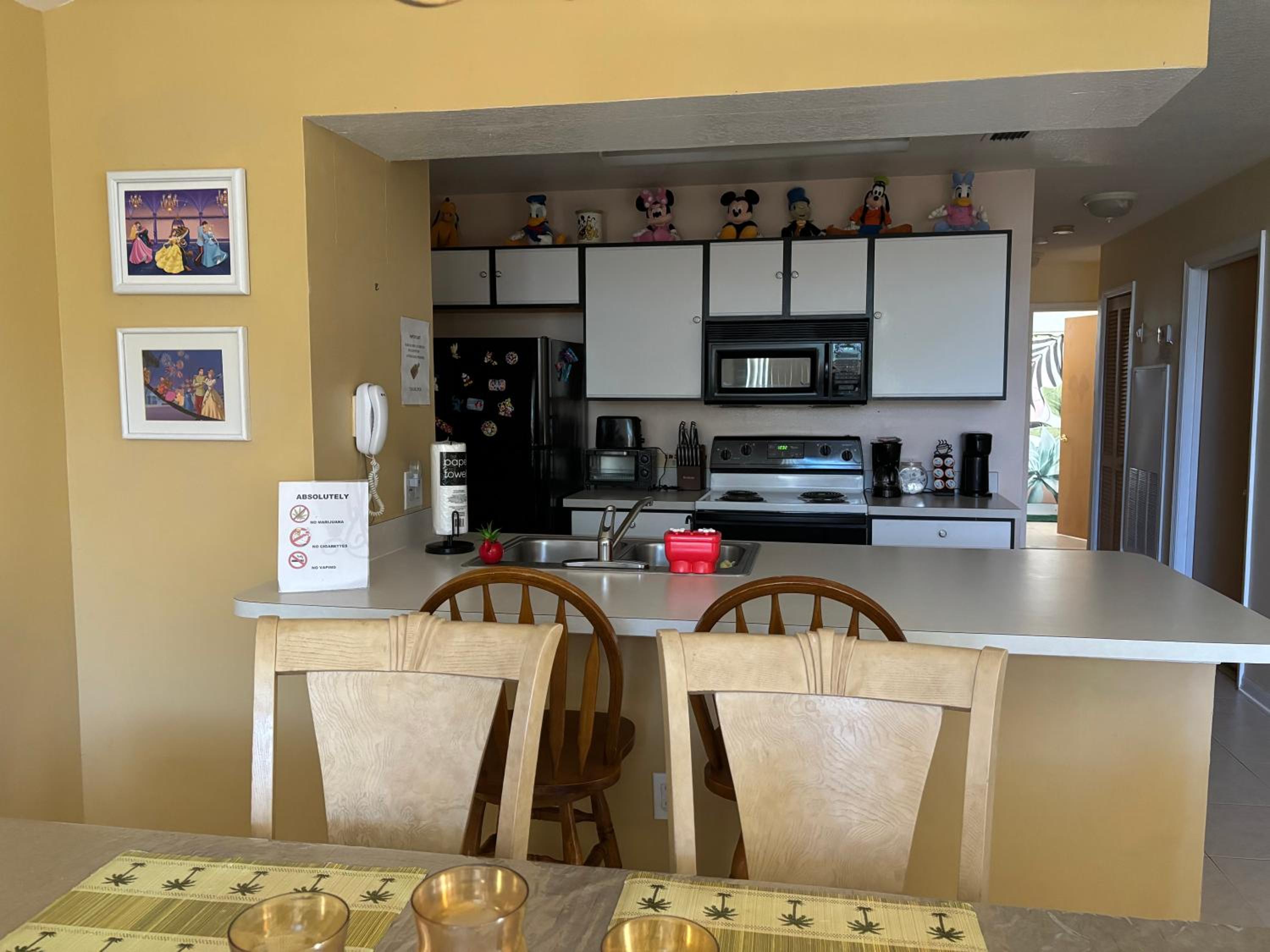 Spacious Condo Close to Disney Attractions