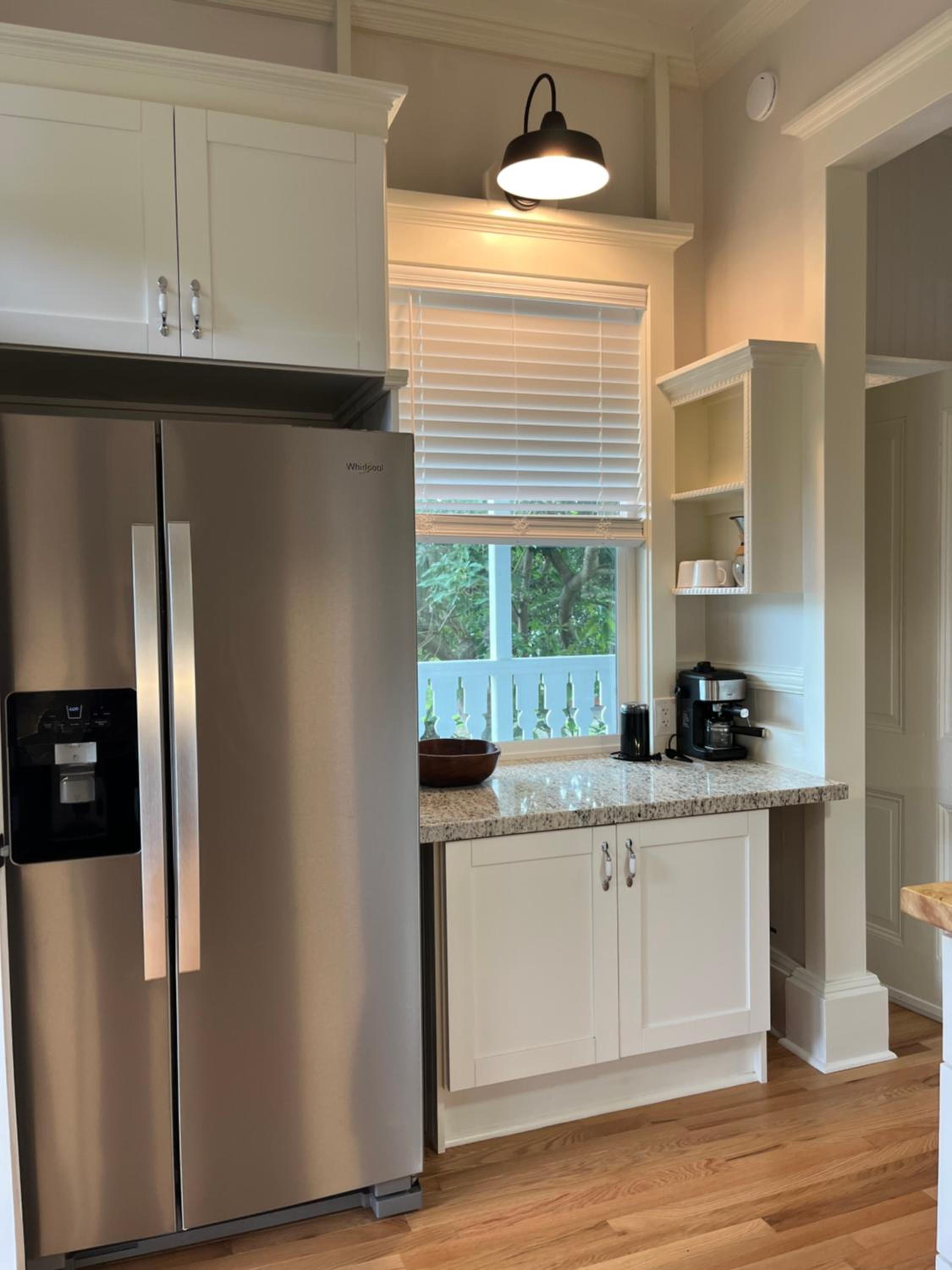 Newly Renovated Farmhouse in Kealakekua