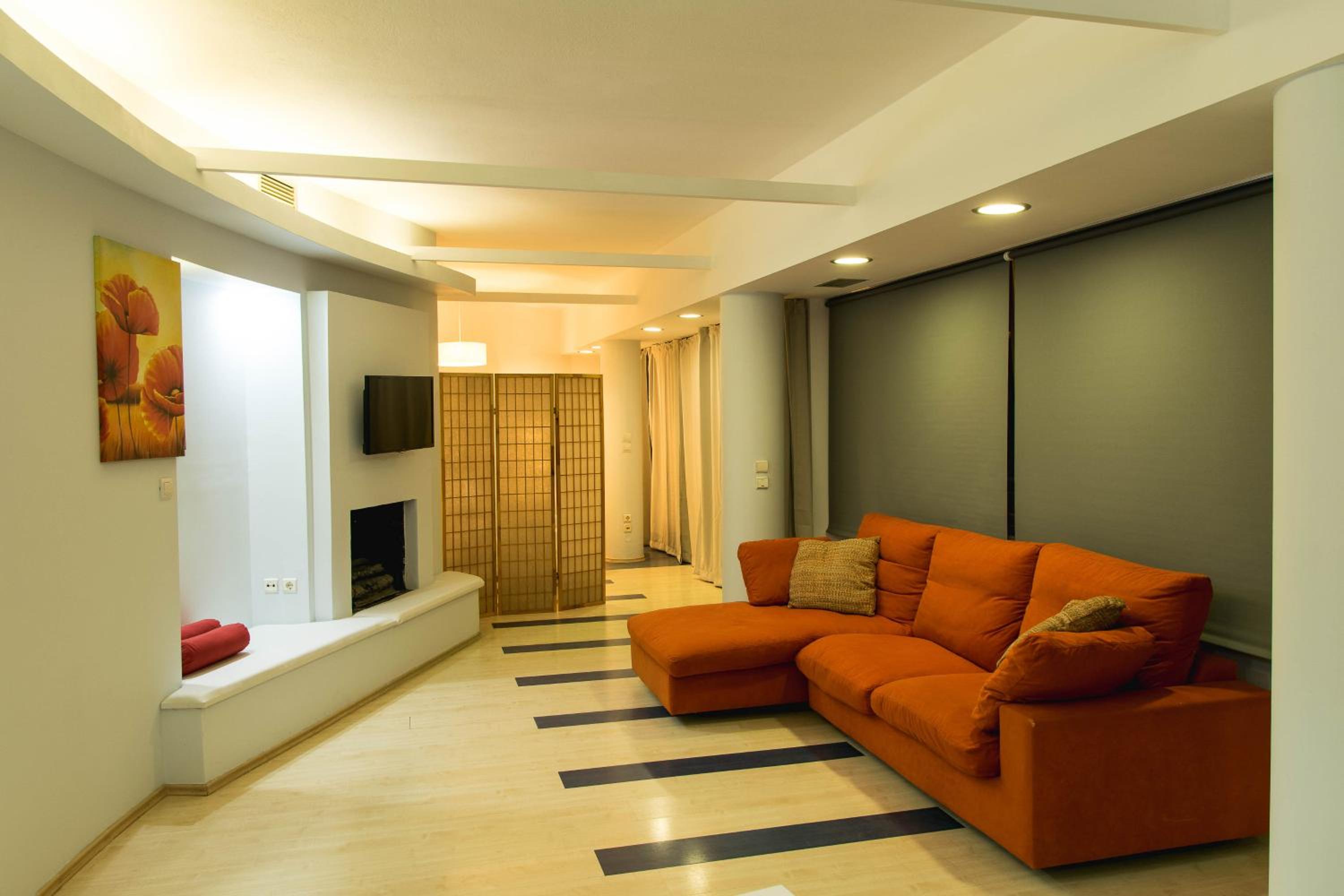 Urban loft with balcony across the Acropolis!