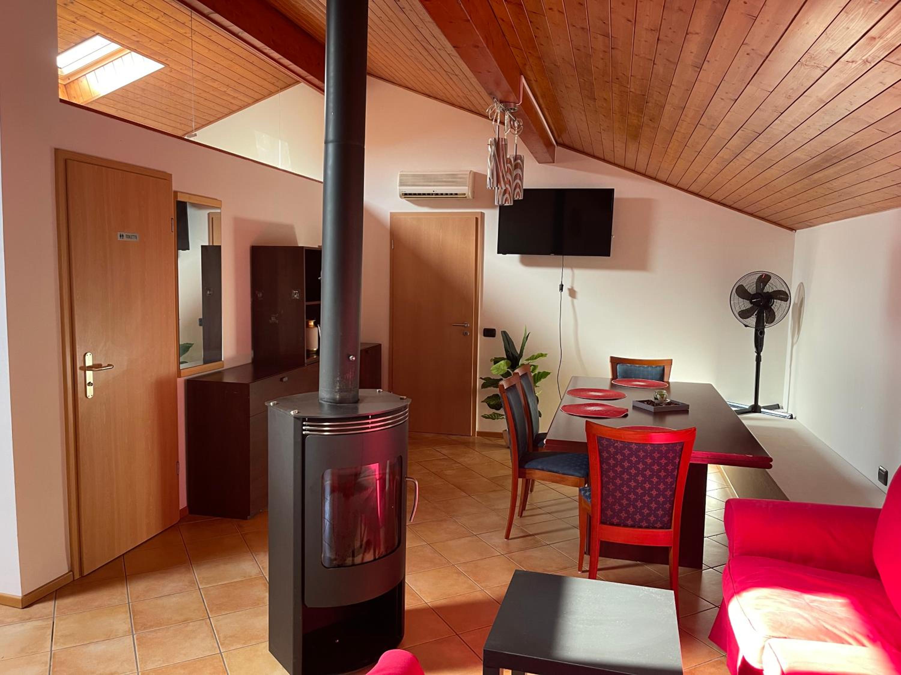 Chiasso Suisse Apartament - RentuGoo Travel