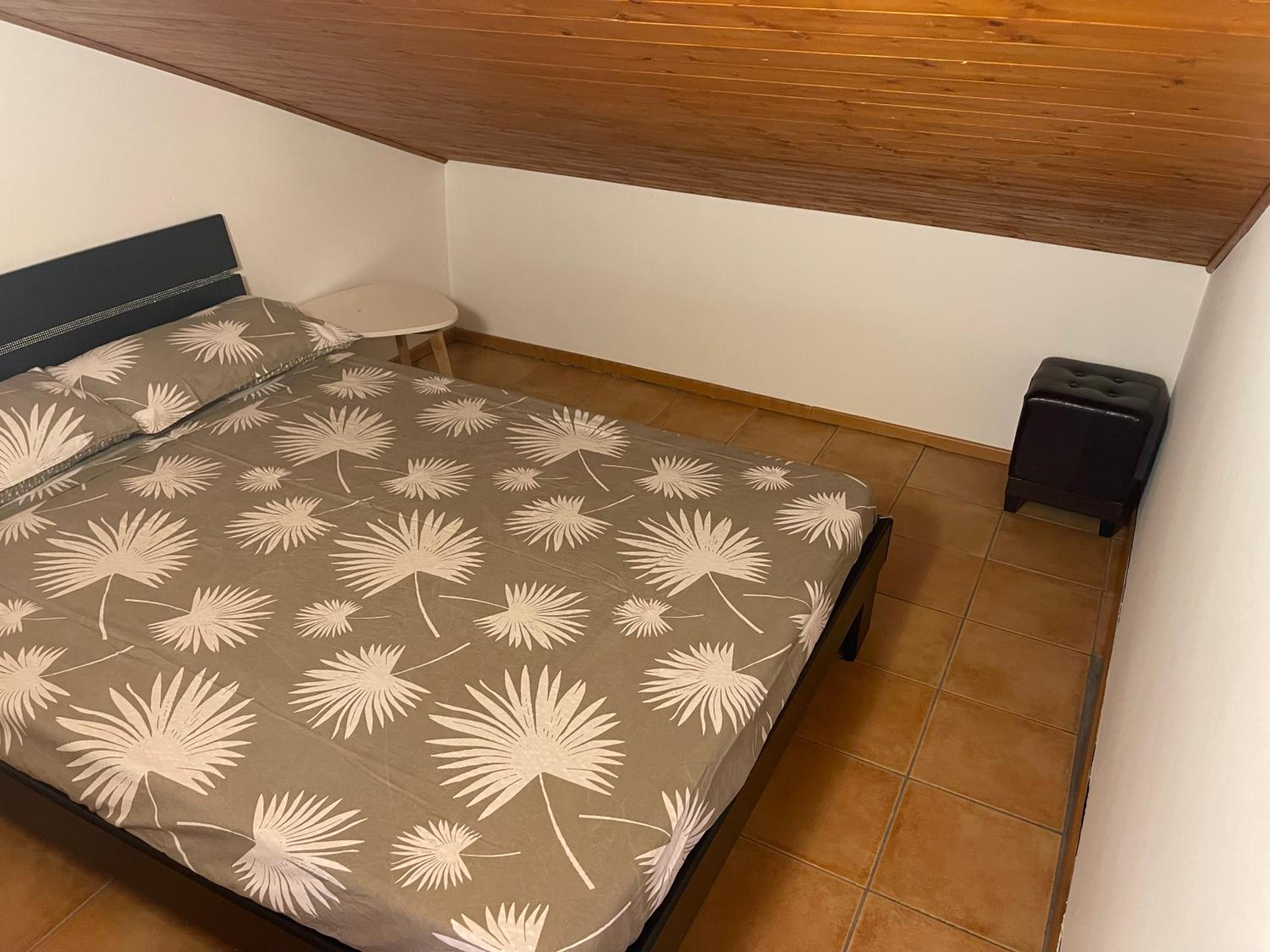 Chiasso Suisse Apartament - RentuGoo Travel