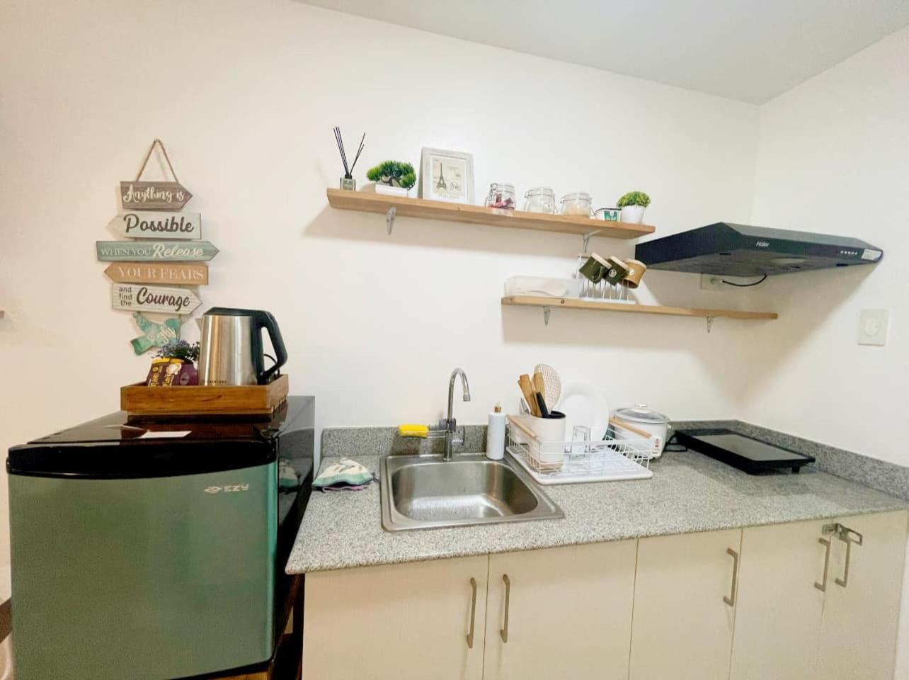 SMDC Cool Suites Tagaytay Tower B Unit 102 1BR,Netflix,Wifi view 5