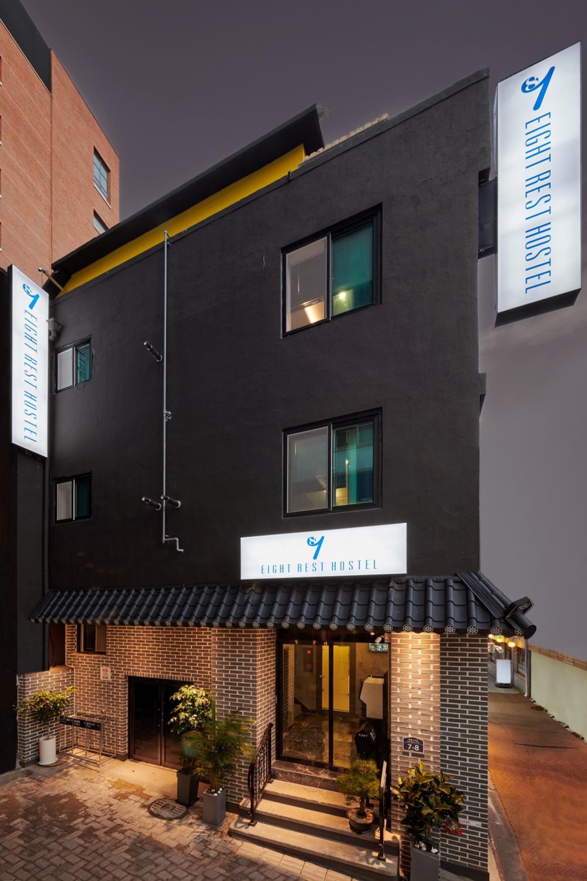 Eight Rest Hostel Myeongdong view 4