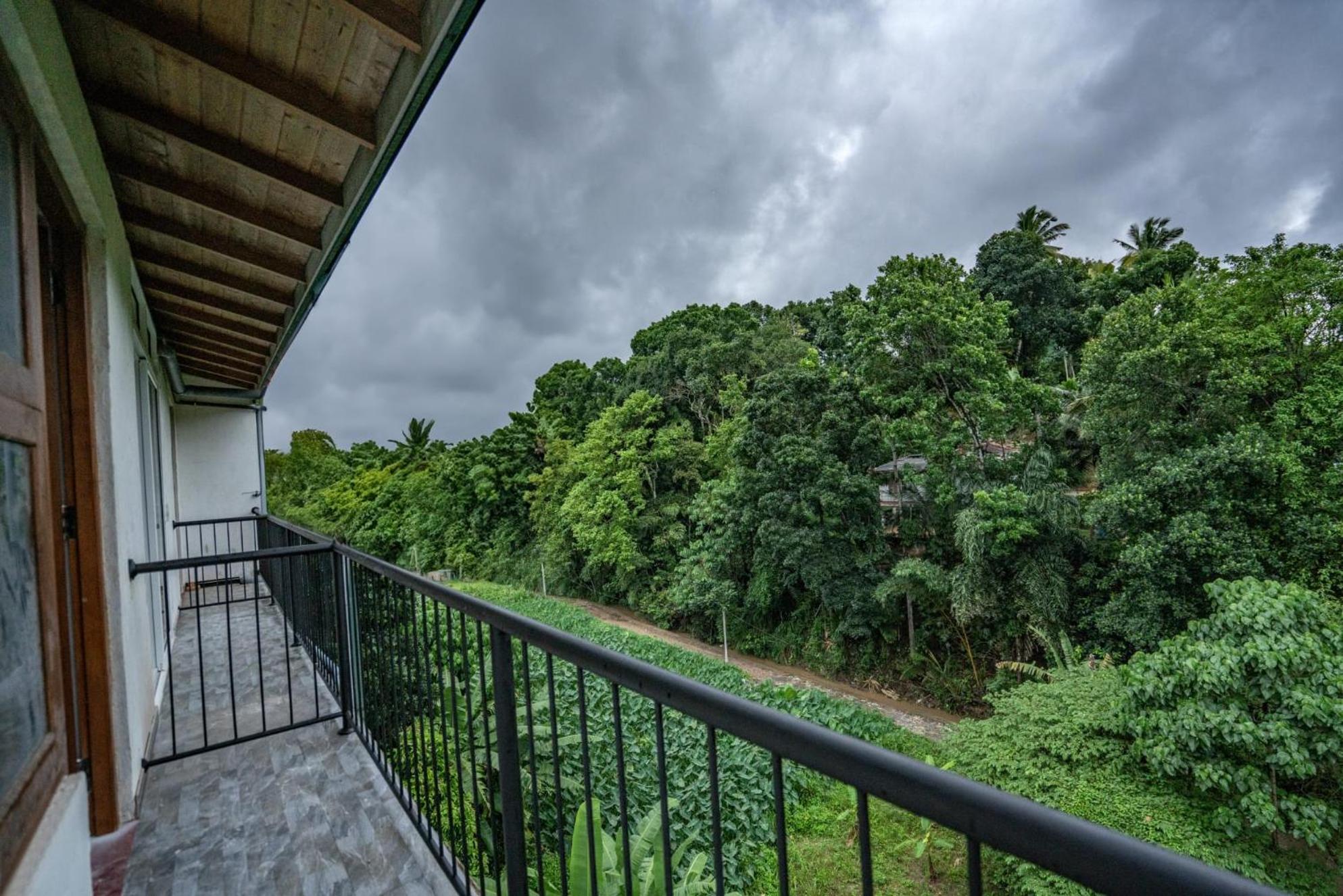 Spacious 4-Bed Apartment in Katugastota