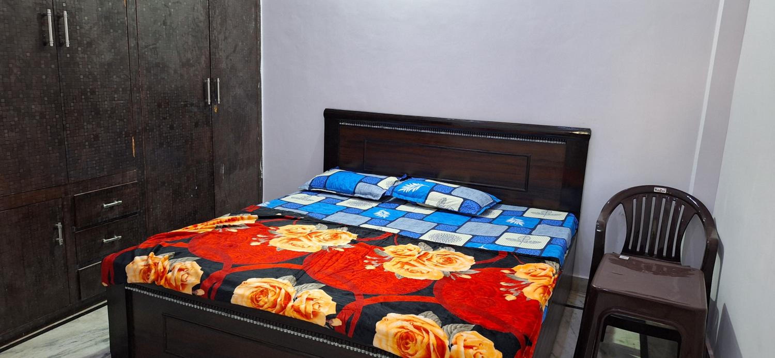 Shri Mahalaxmi Home Stay, 196, Sector-2, Kailash Nagar, Near Pushpa Garden, Darook Parking, Yamuna Express-way Road, Vrindavan, Mathura, UP, India view 4