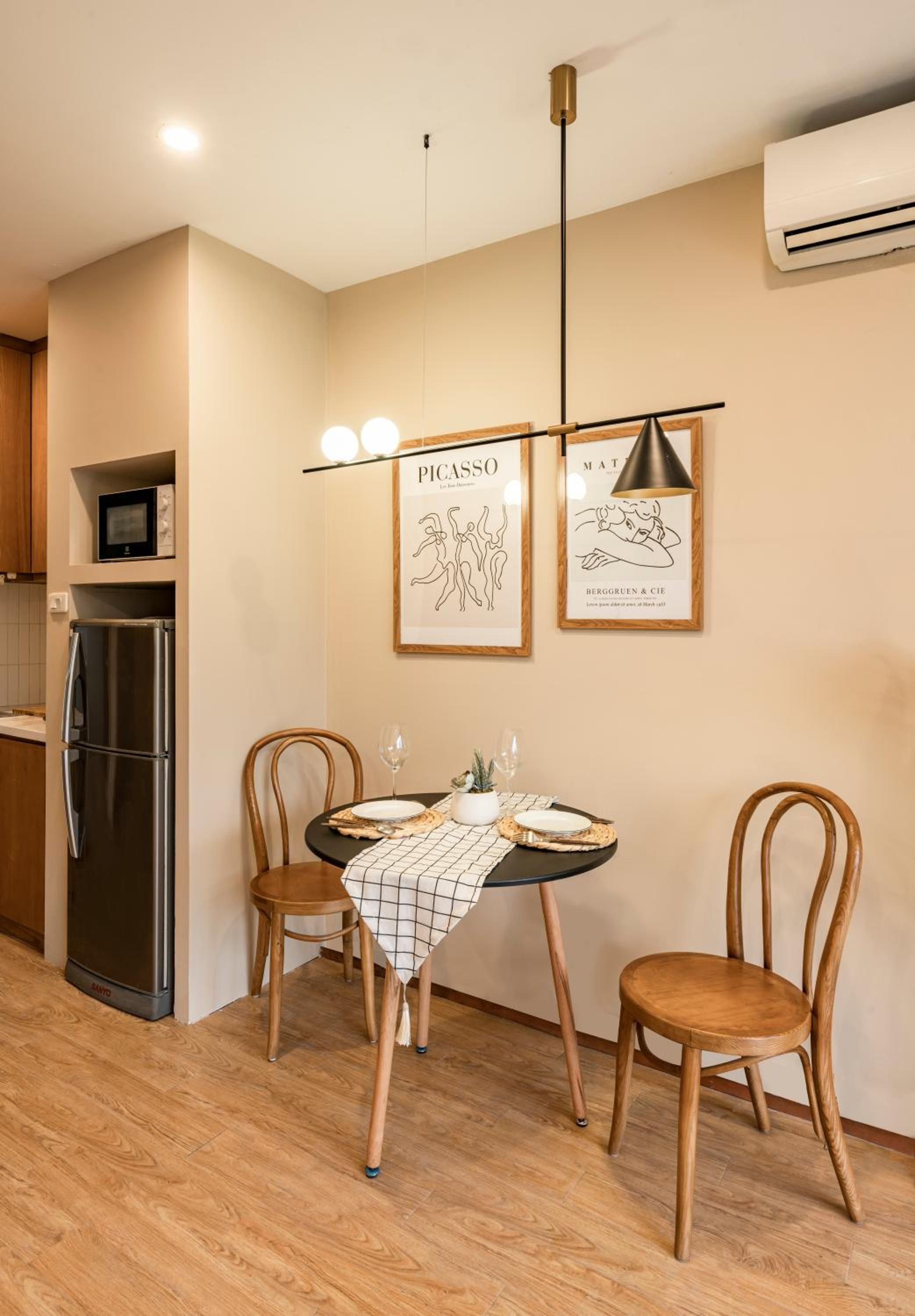 Inam Home Lakeview Apartments