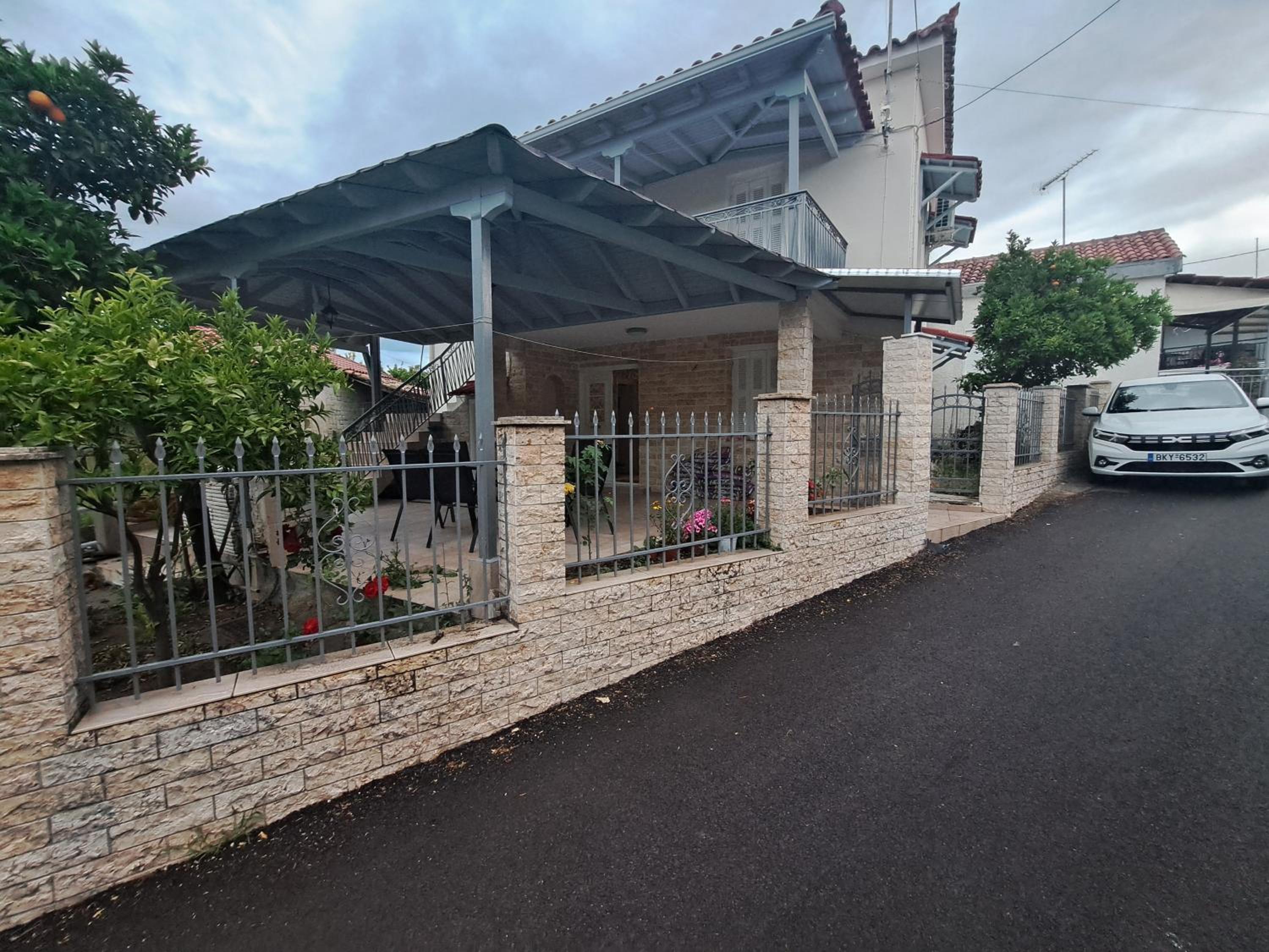Traditional Stone House-Ideal for families