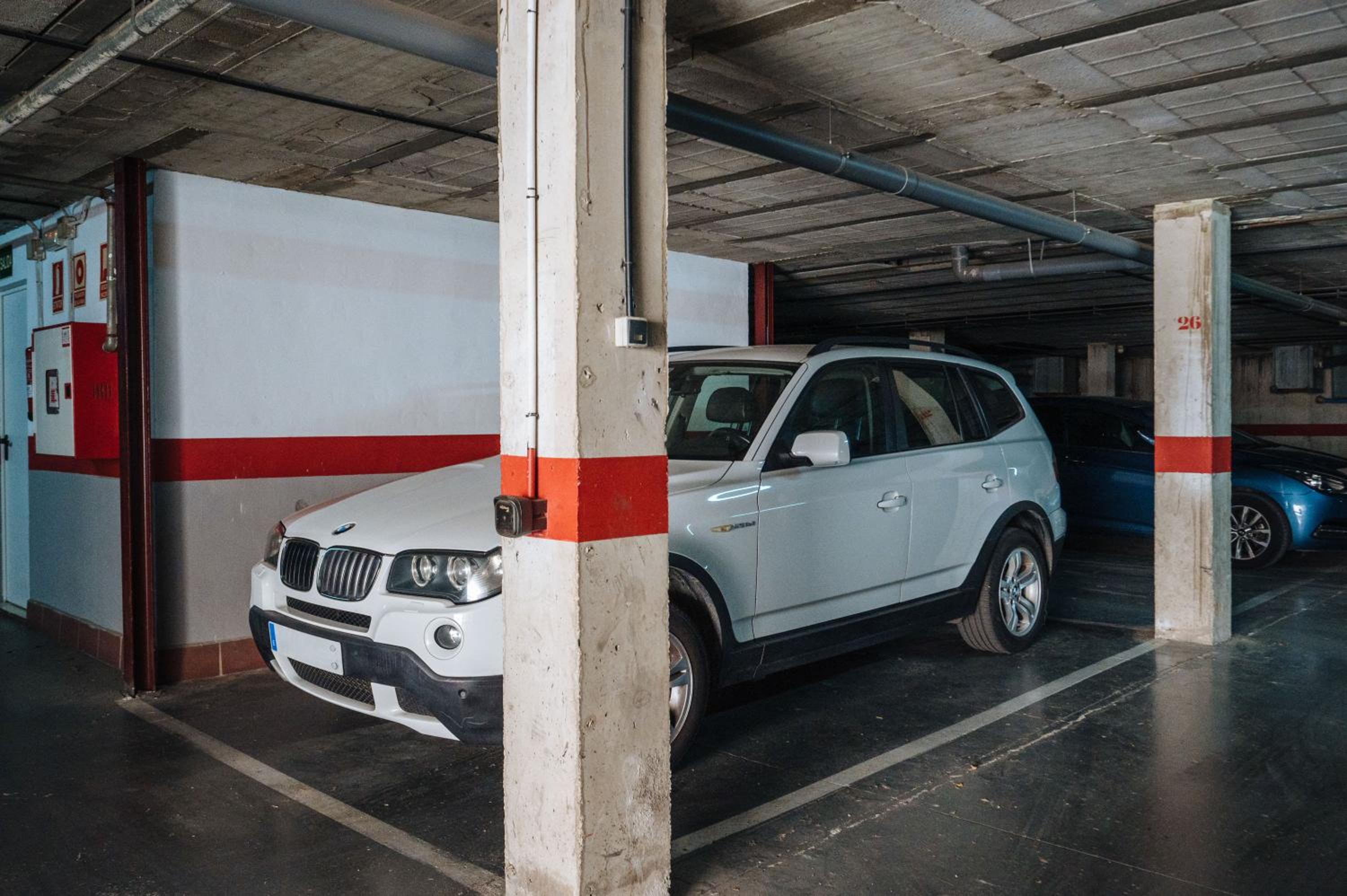 Parking en Sevilla centro y Piscina en verano