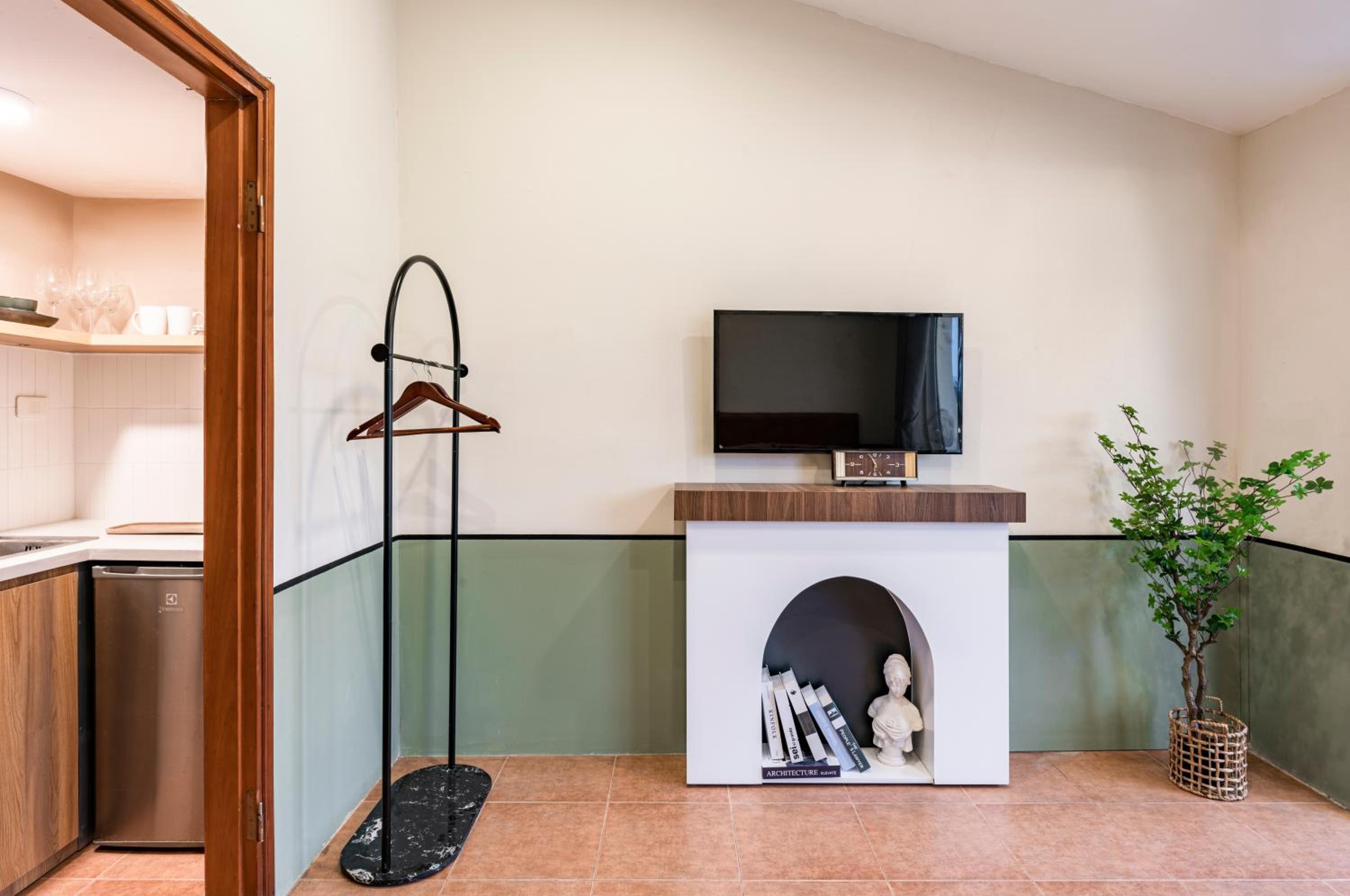 Inam Home Lakeview Apartments