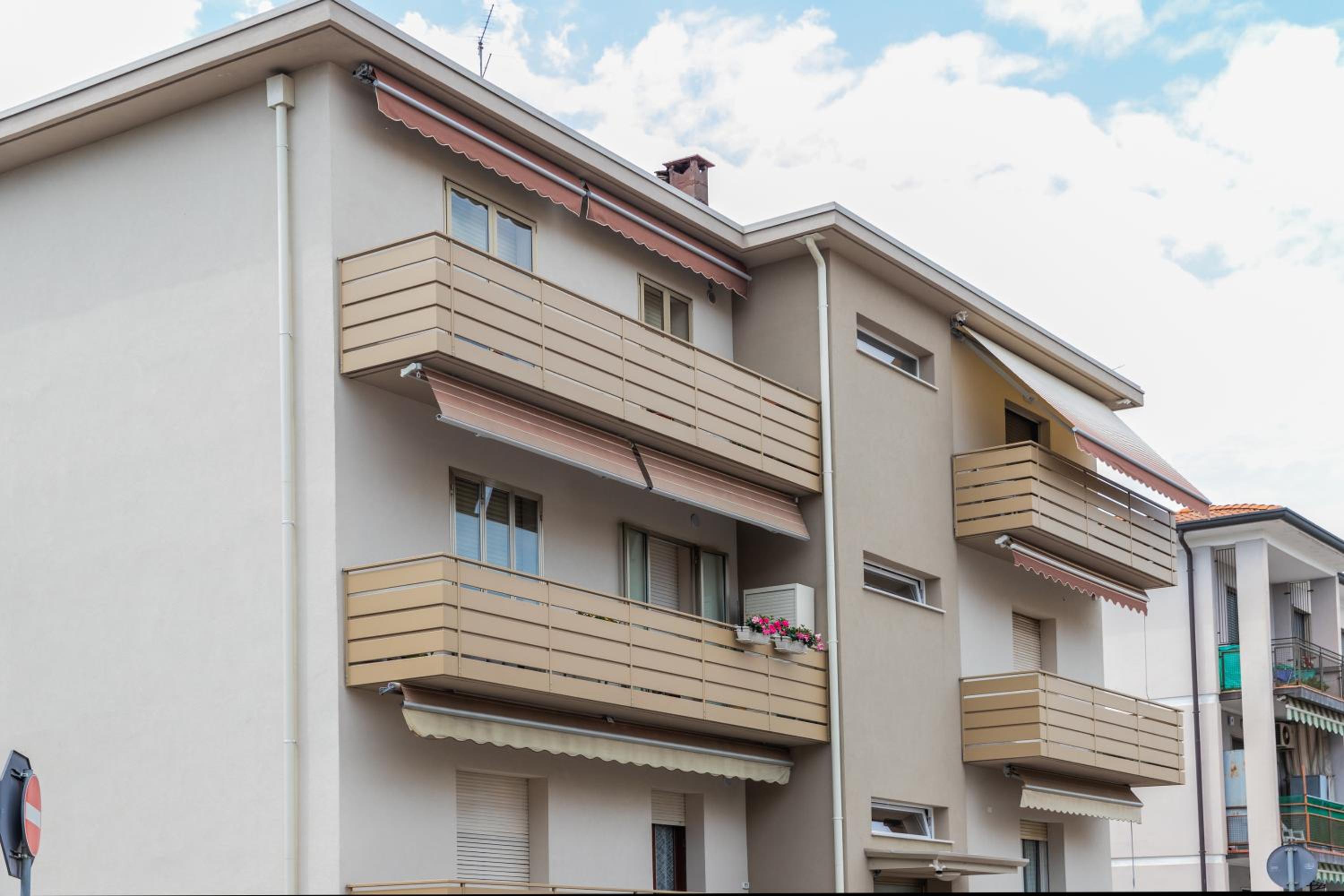Verona Borgo Roma LUXURY ROOMS & APARTMENT view 3