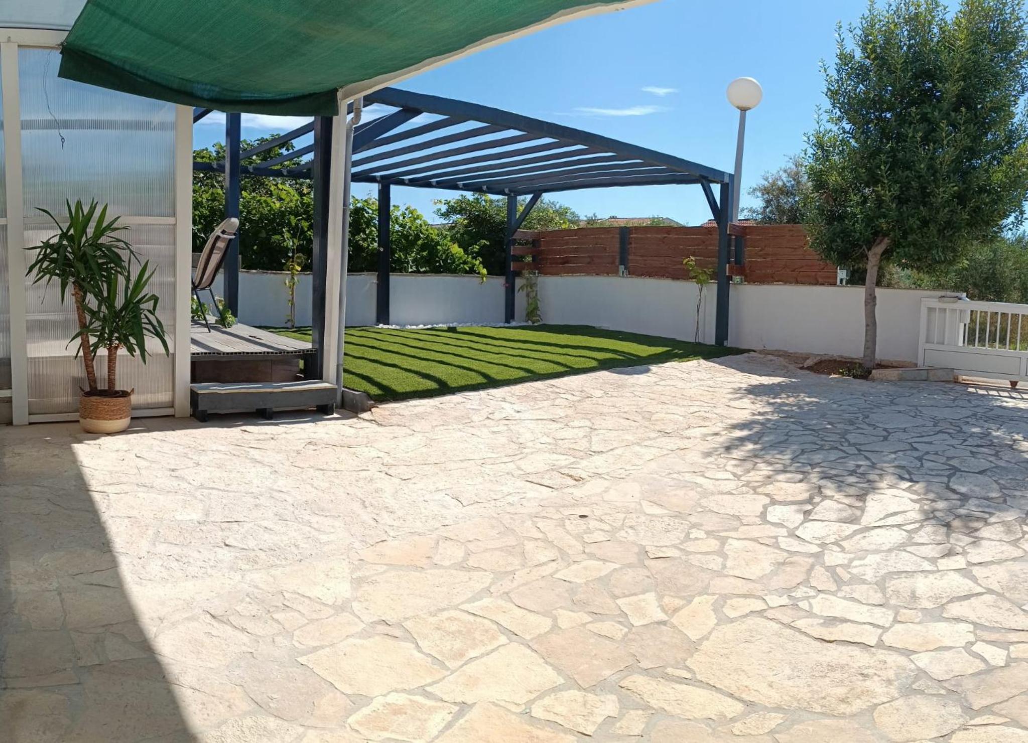 Vila Maria grey view 2