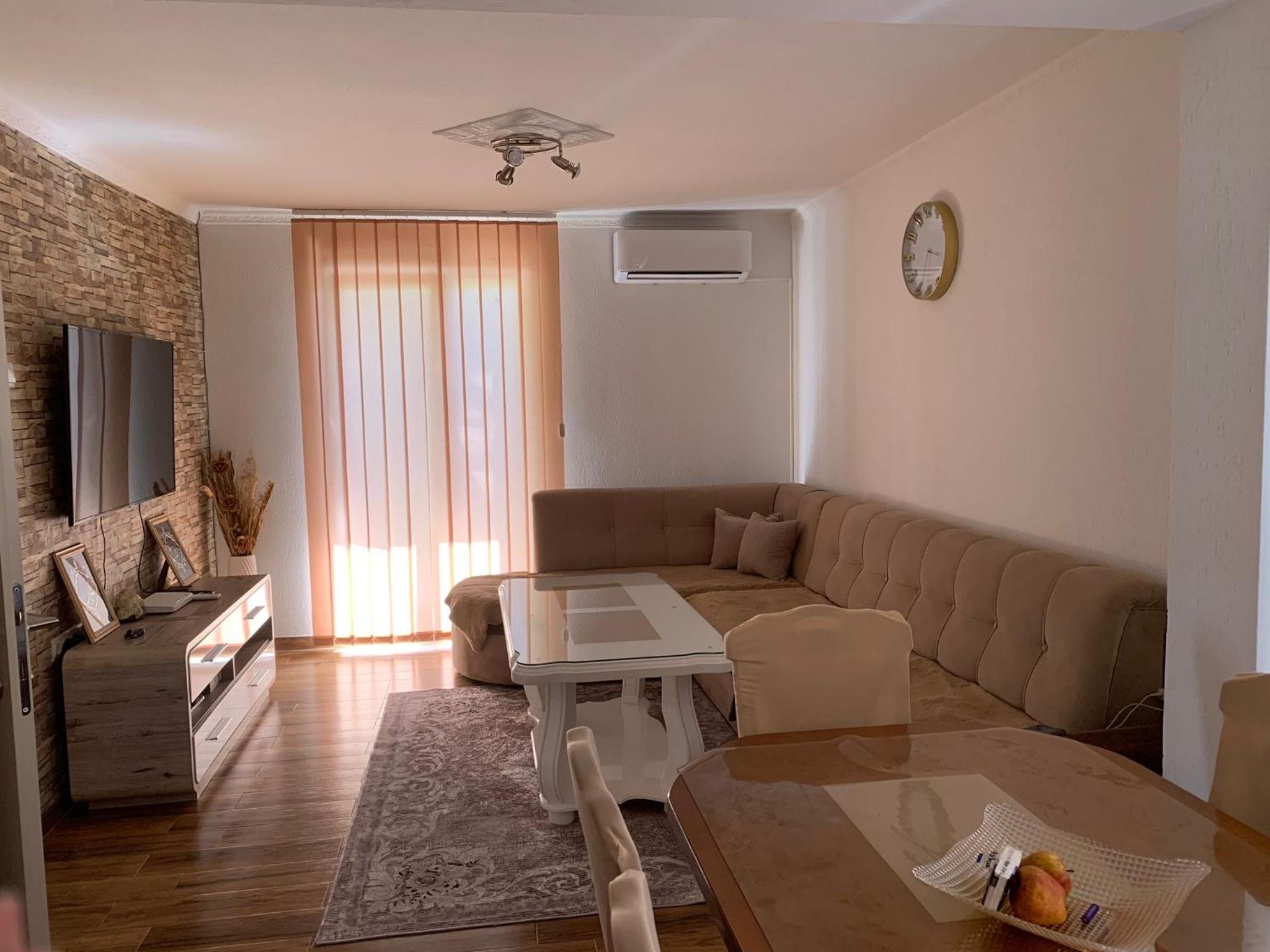 Home DINA
