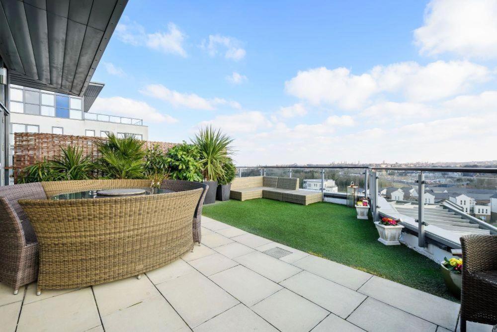 large Penthouse with parking view 4