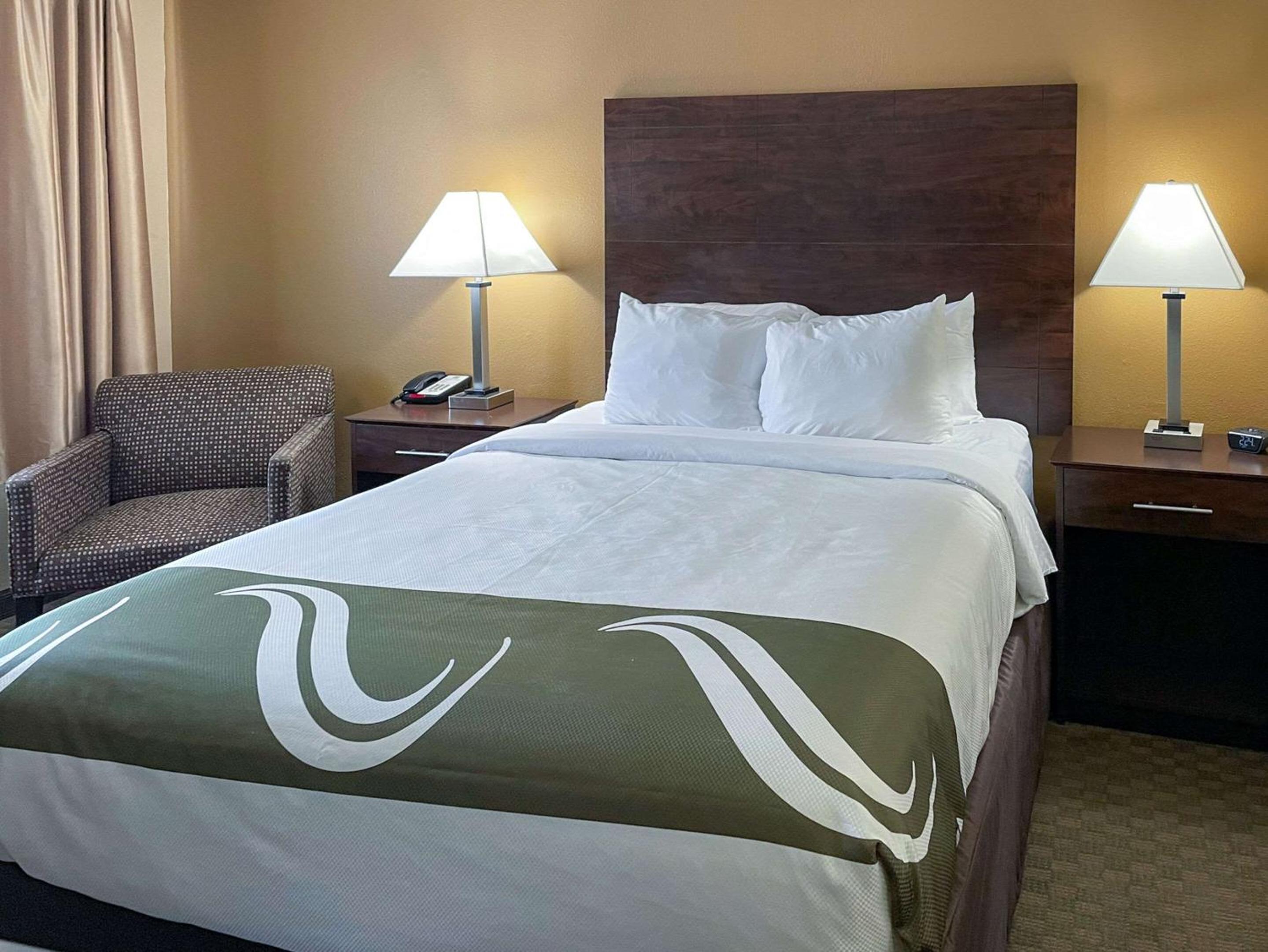 Ontario Vacations - Quality Inn - Property Image 5