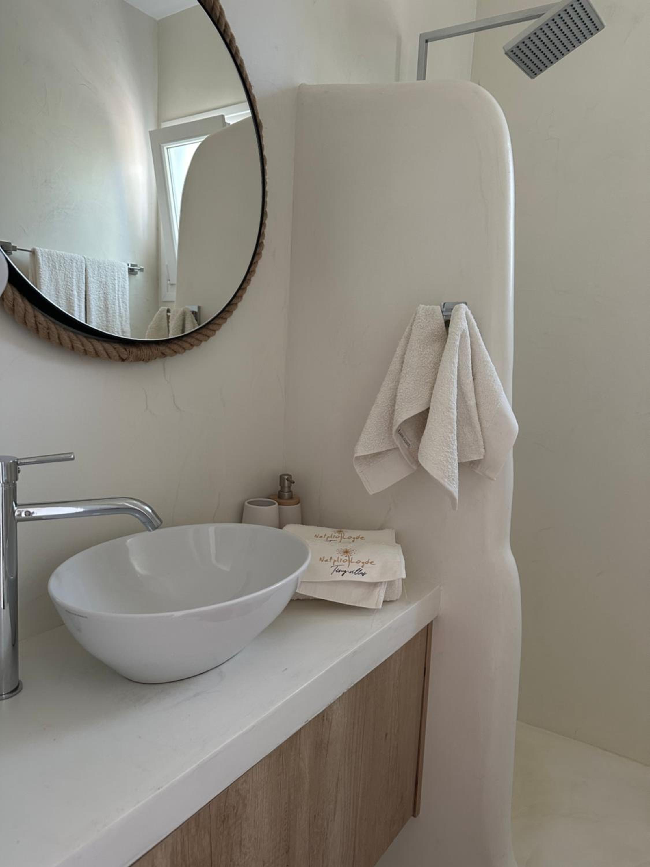 Nafplio Lodge