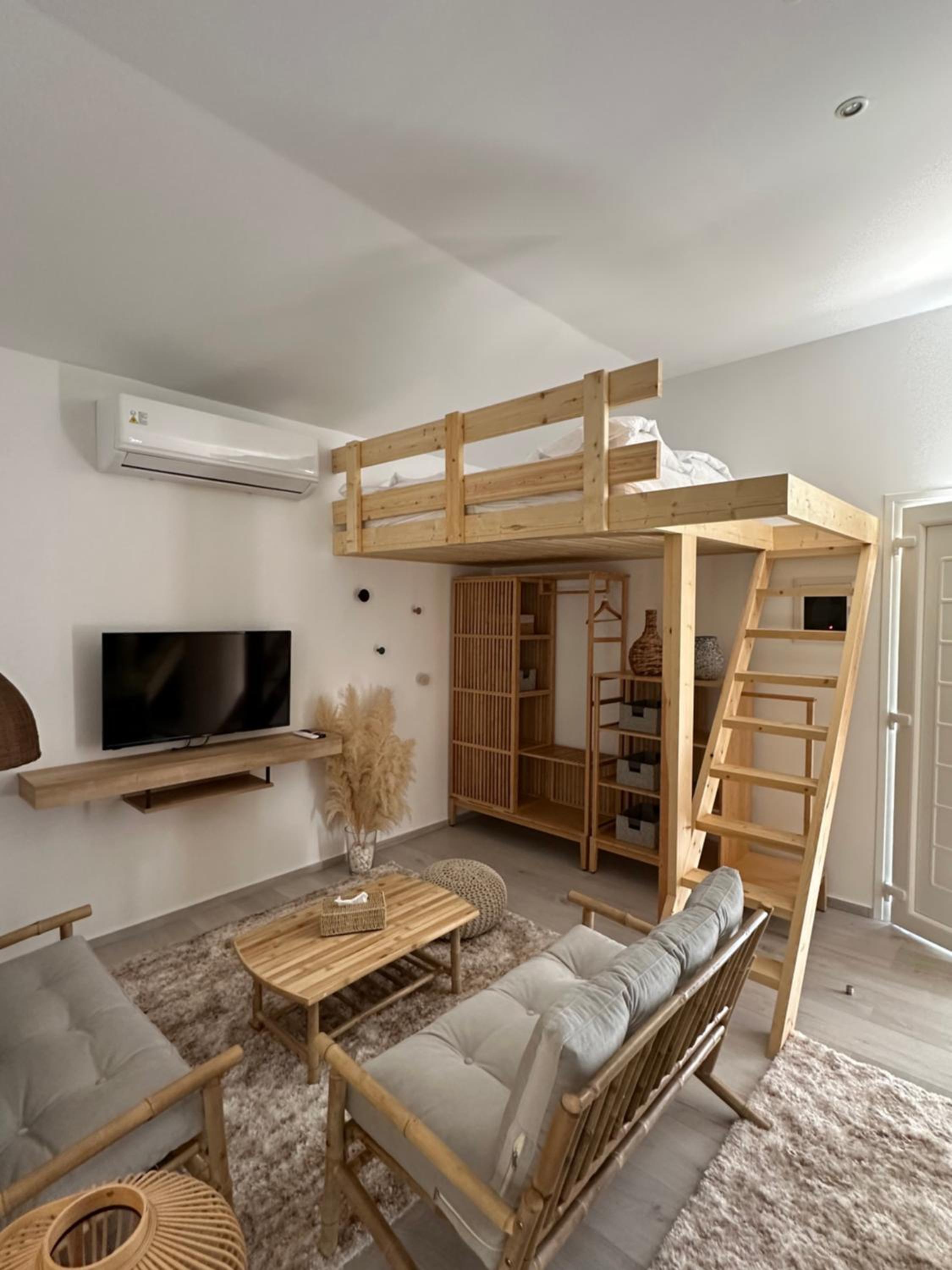 Nafplio Lodge