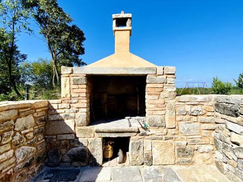 Authentic stone house Miro