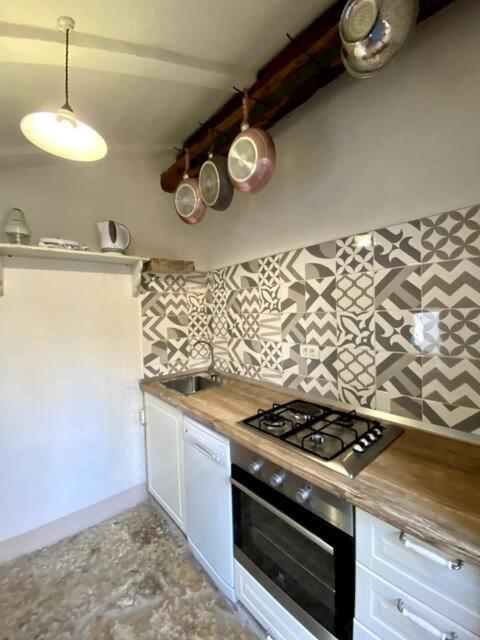 Authentic stone house Miro