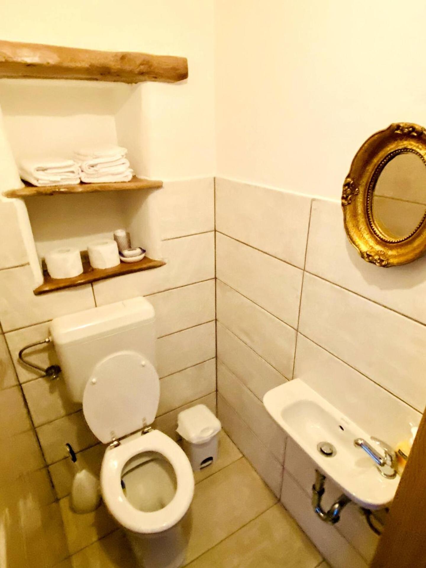 Authentic stone house Miro en Rajki