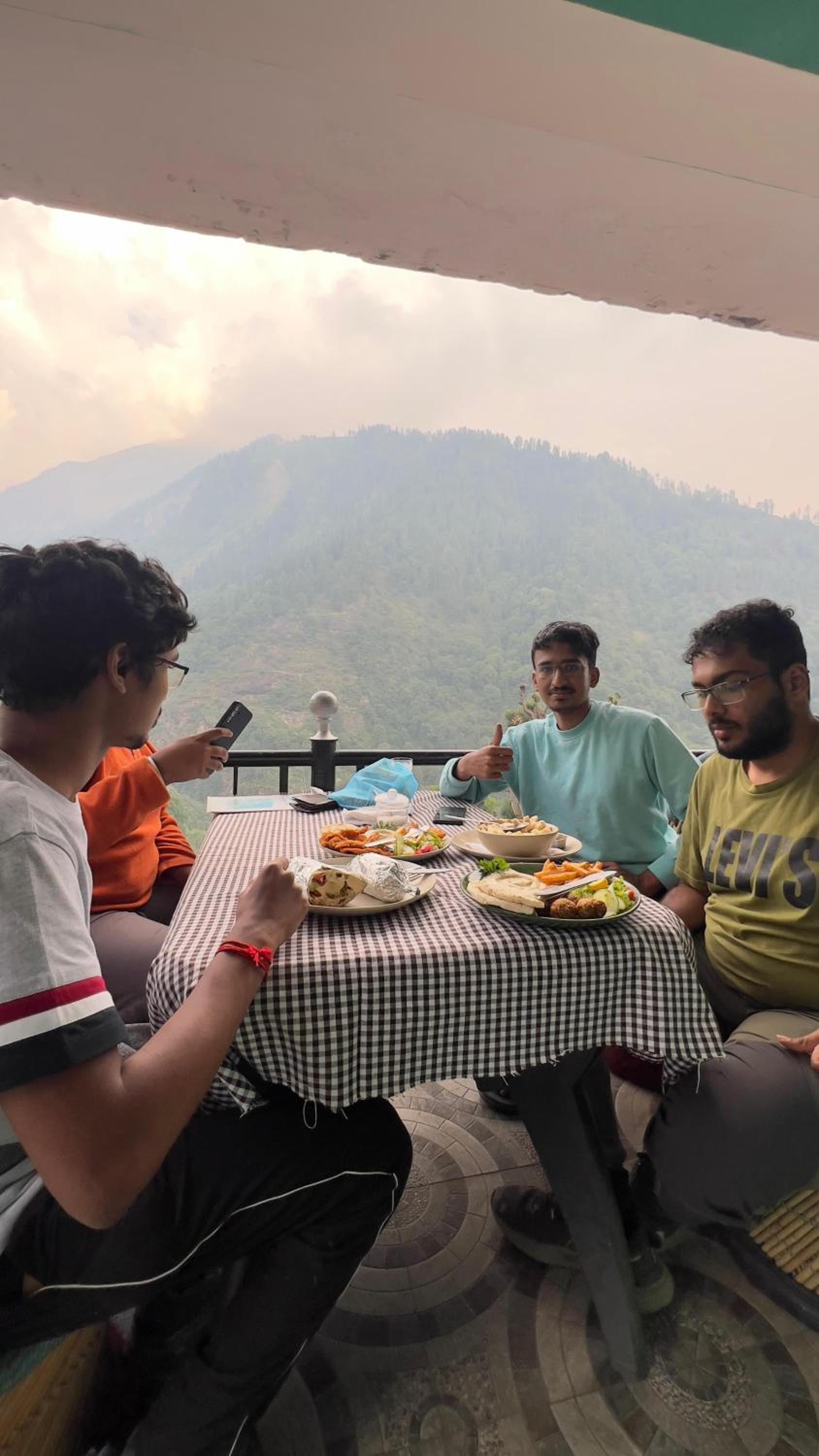 Yamuna Guest House Tosh