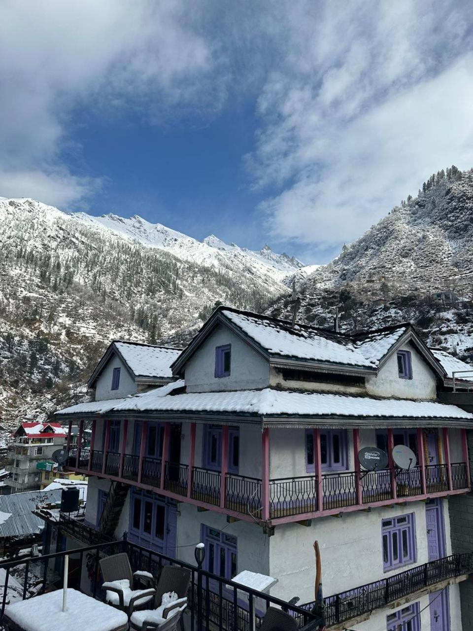 Yamuna Guest House Tosh