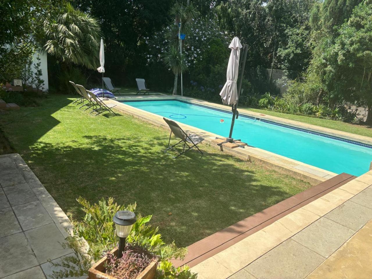 Johannesburg Vacations - Shrubly Suite 1 - Peaceful, Stylish in Sandton-Backup Power - Property Image 6