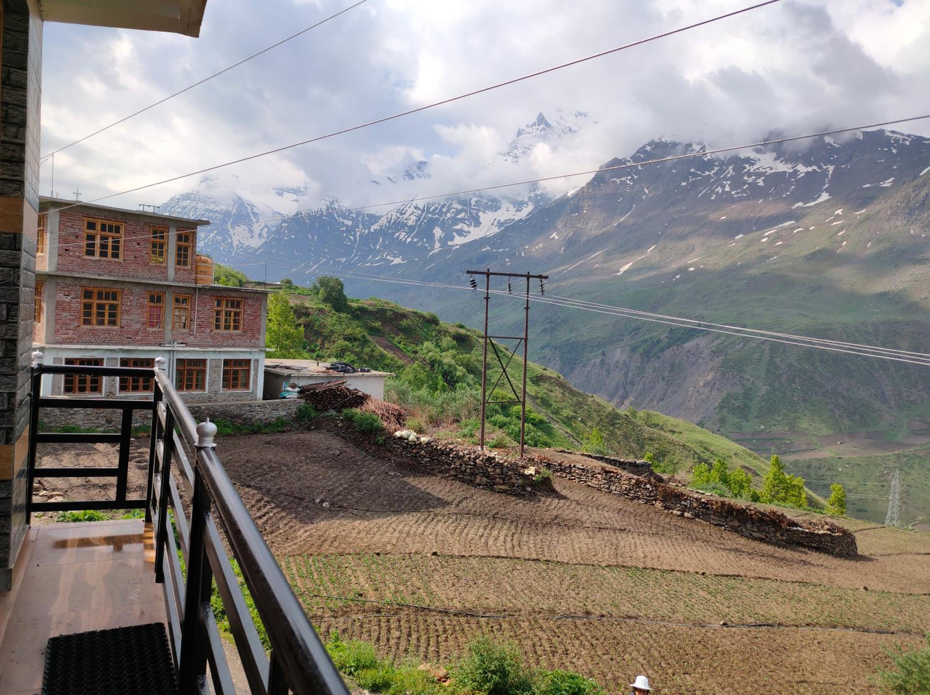 Bros Hostel & Cafe, Sissu view 5