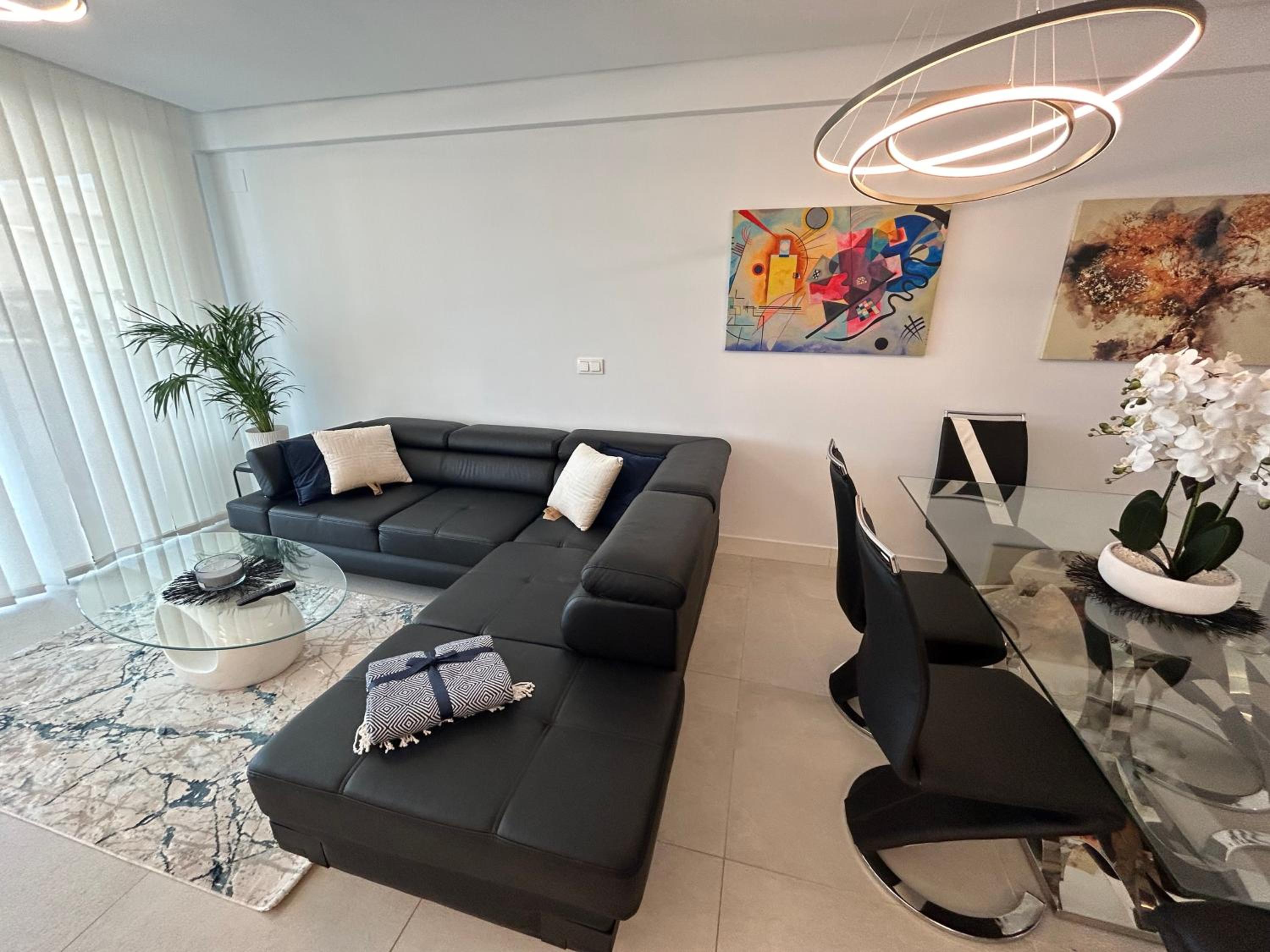 Apartamento con jardin en Cabopino Artola Homes