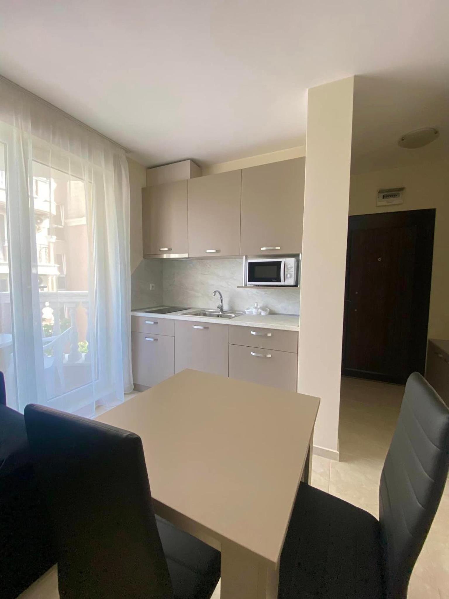 Irina Apartments