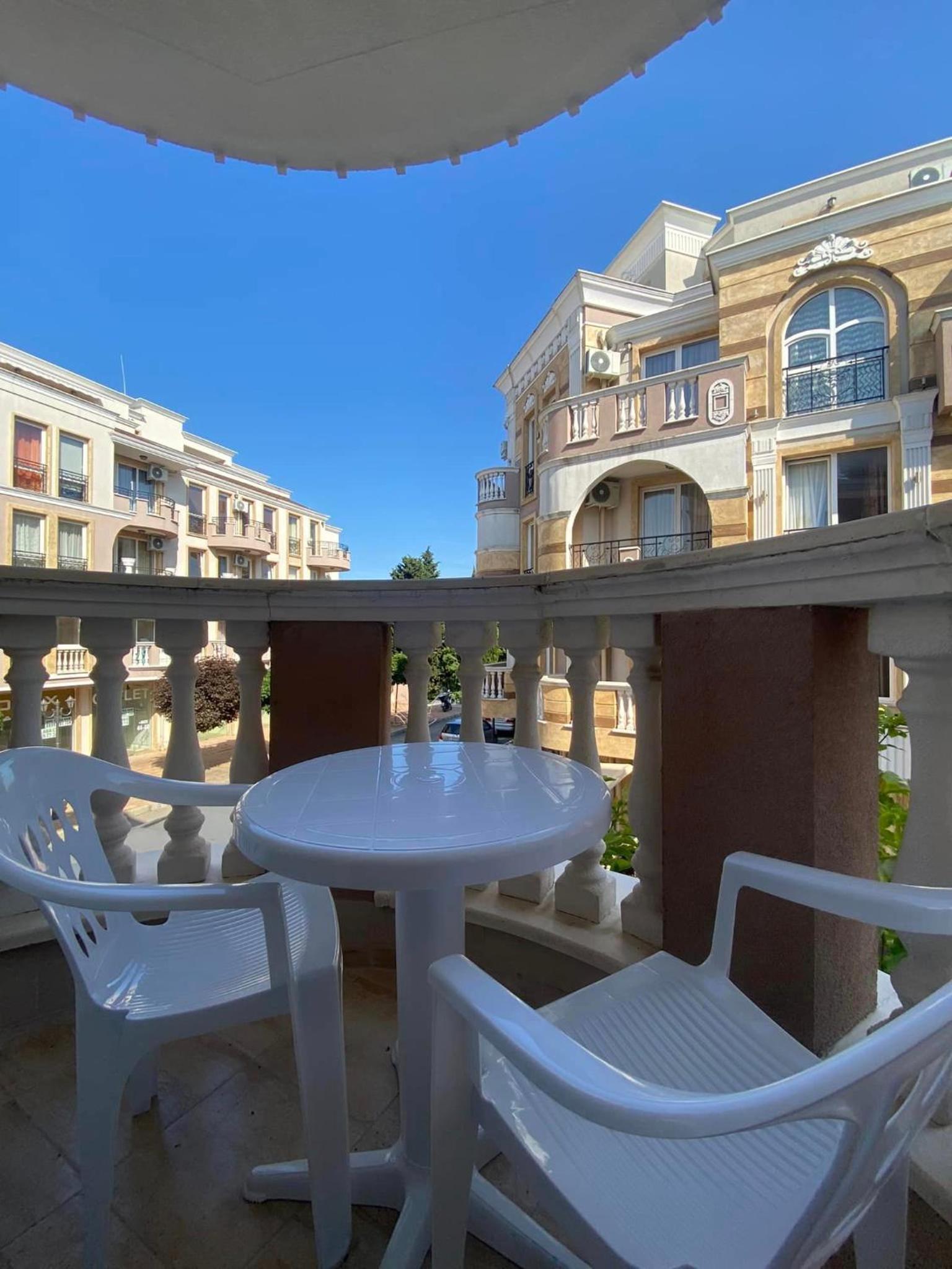 Irina Apartments
