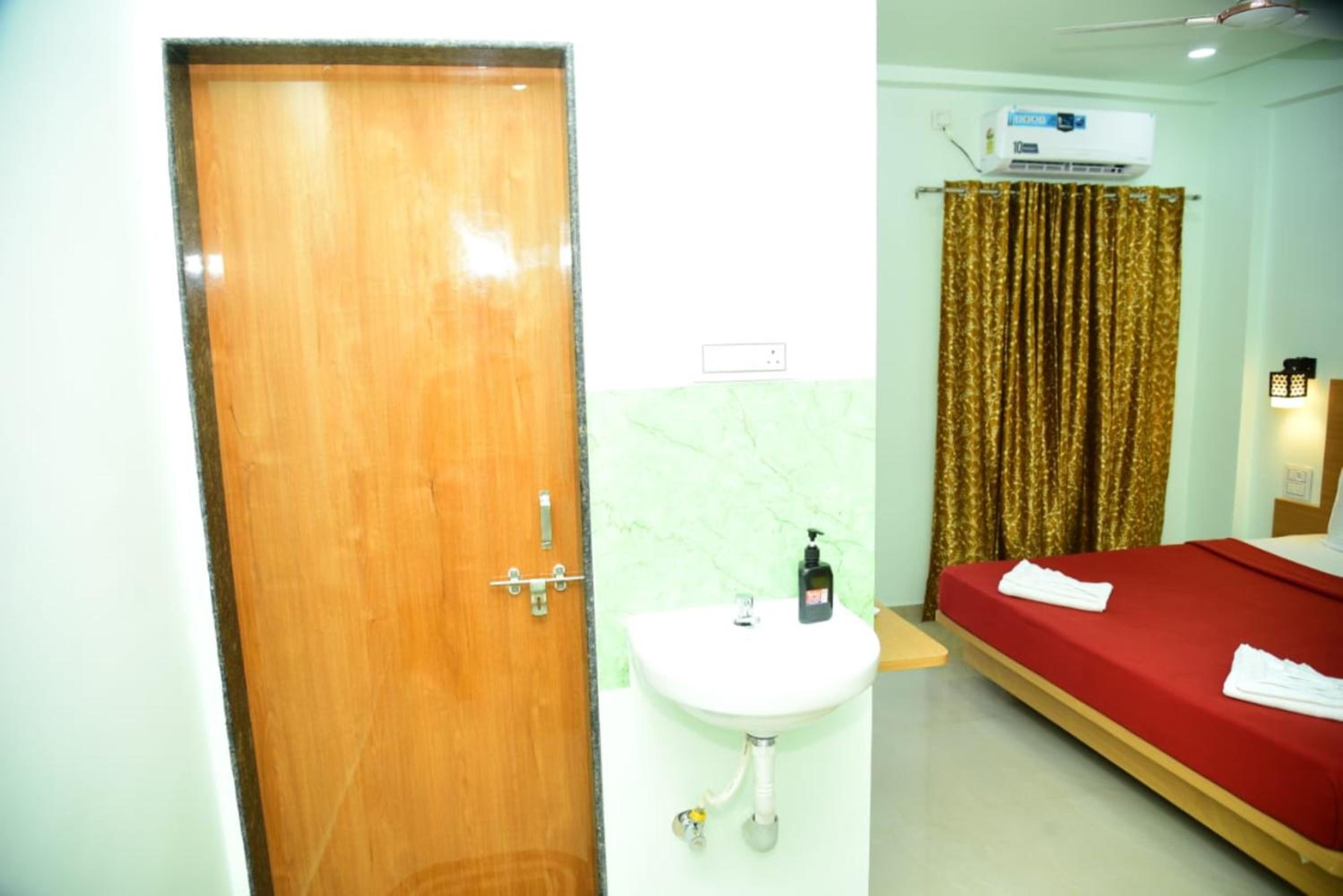 Hotel Shalini Palace