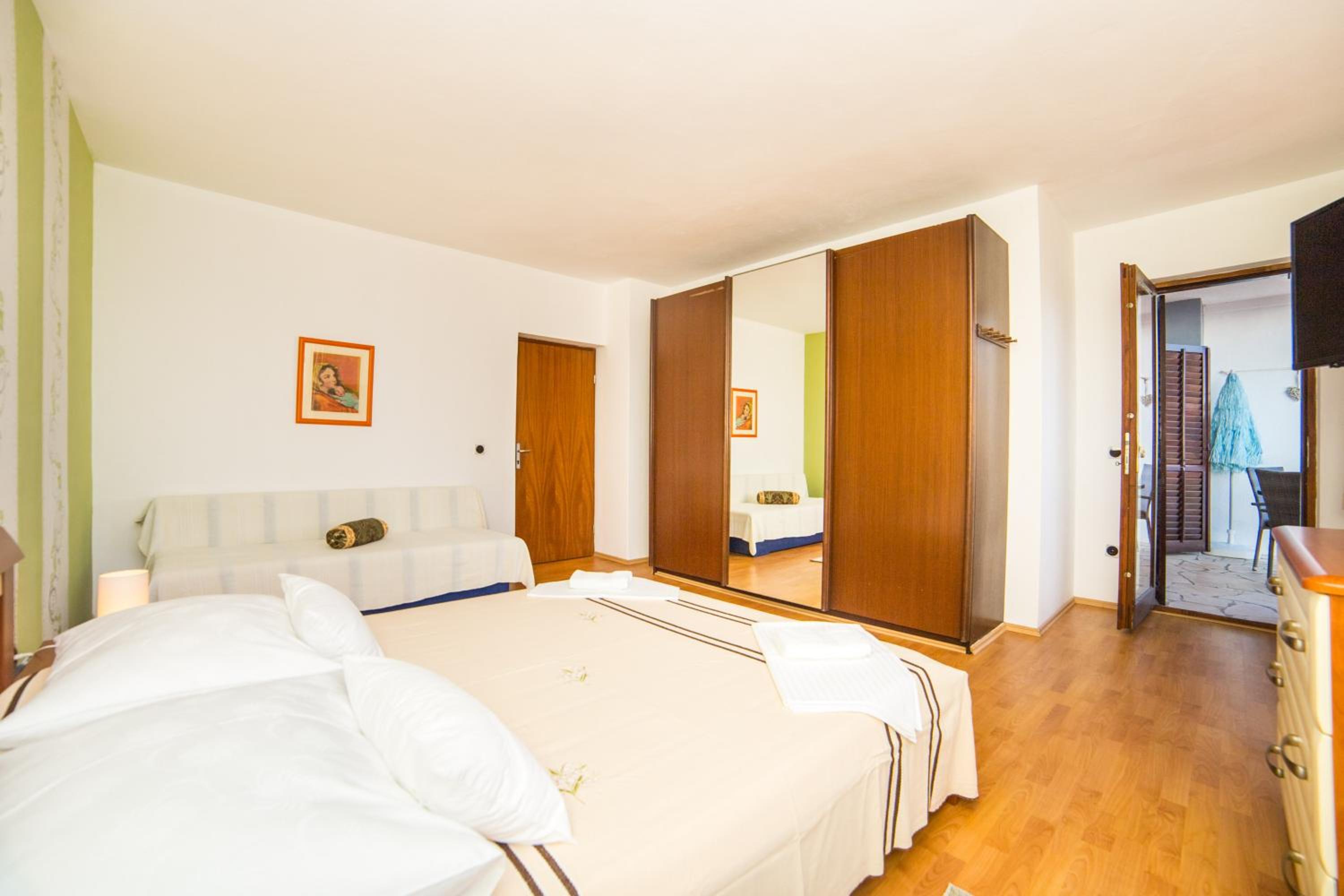 Apartment Mande