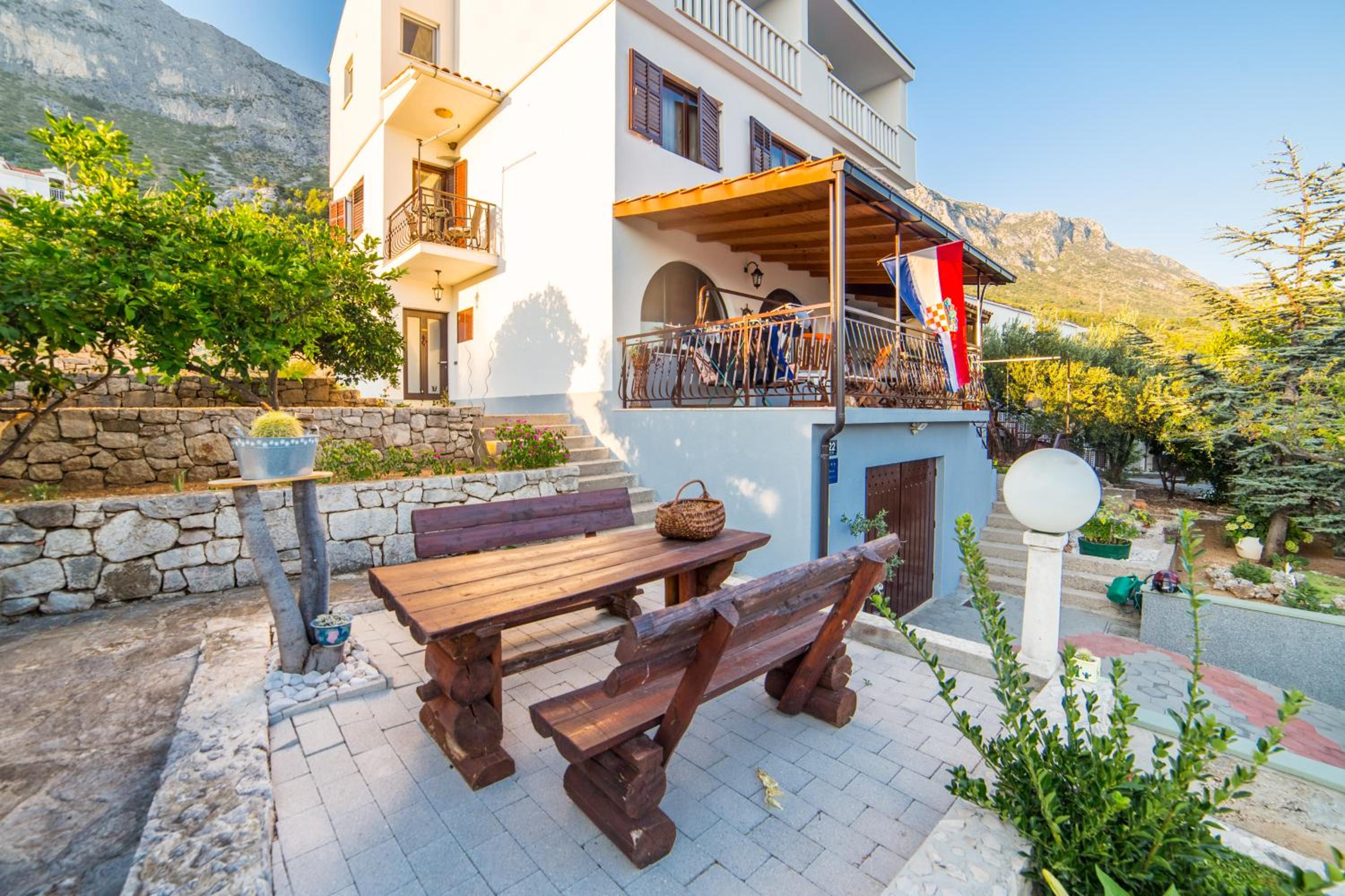 Apartment Mande