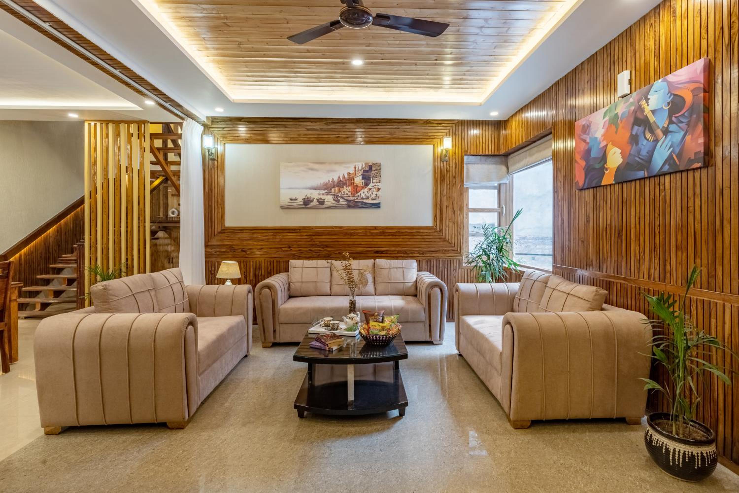 ELIVAAS Ekaksha Luxurious 4BHK Villa in Kasauli view 3
