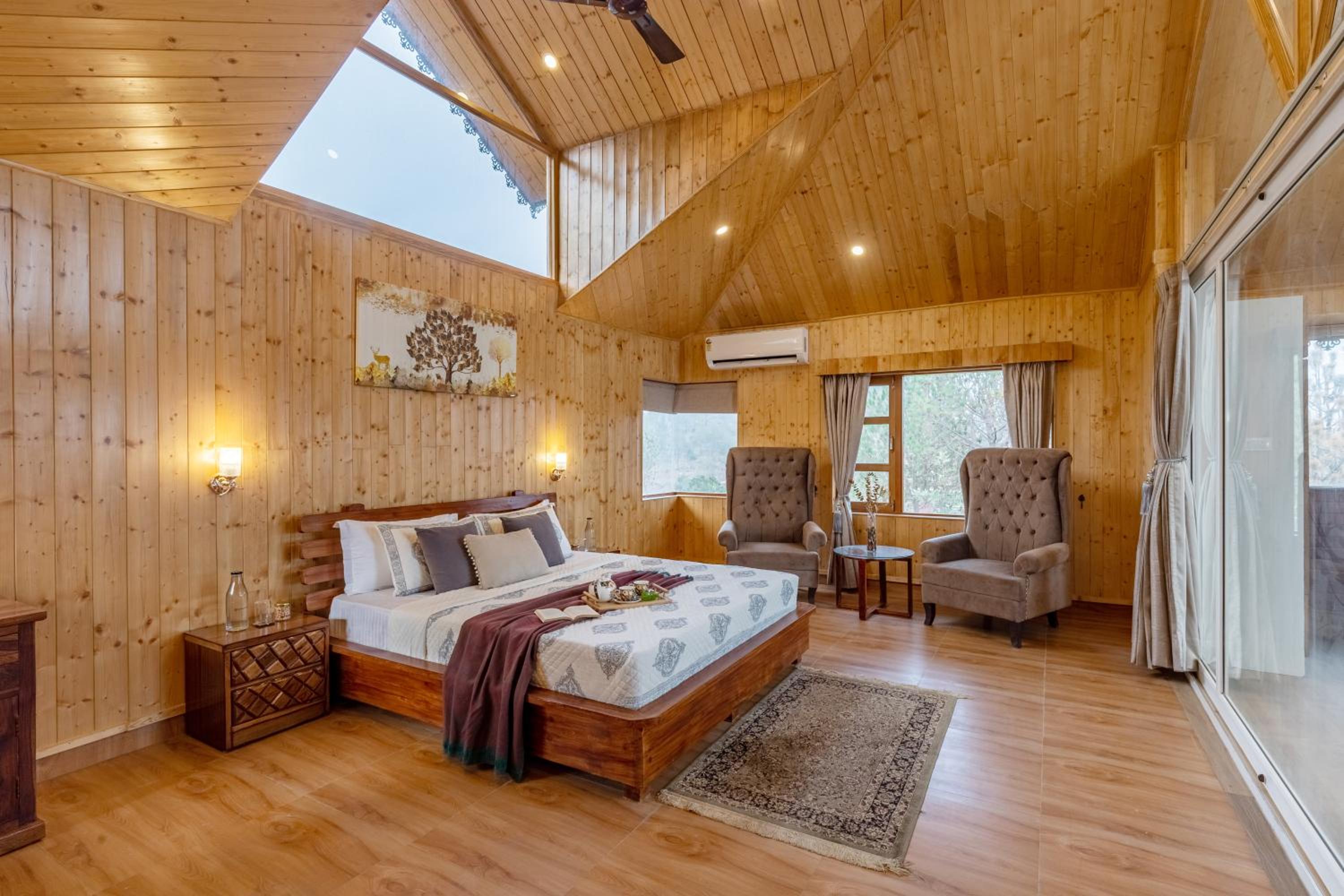 ELIVAAS Ekaksha Luxurious 4BHK Villa in Kasauli view 5