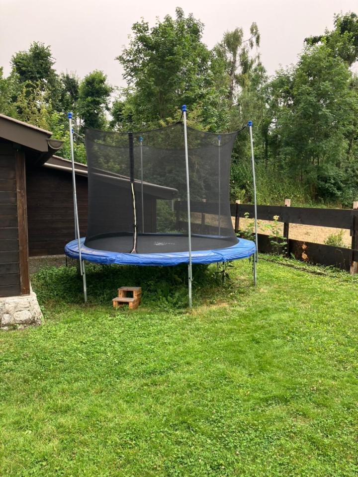 LE PIVERT, chalet confortable avec jardin à 100m du lac