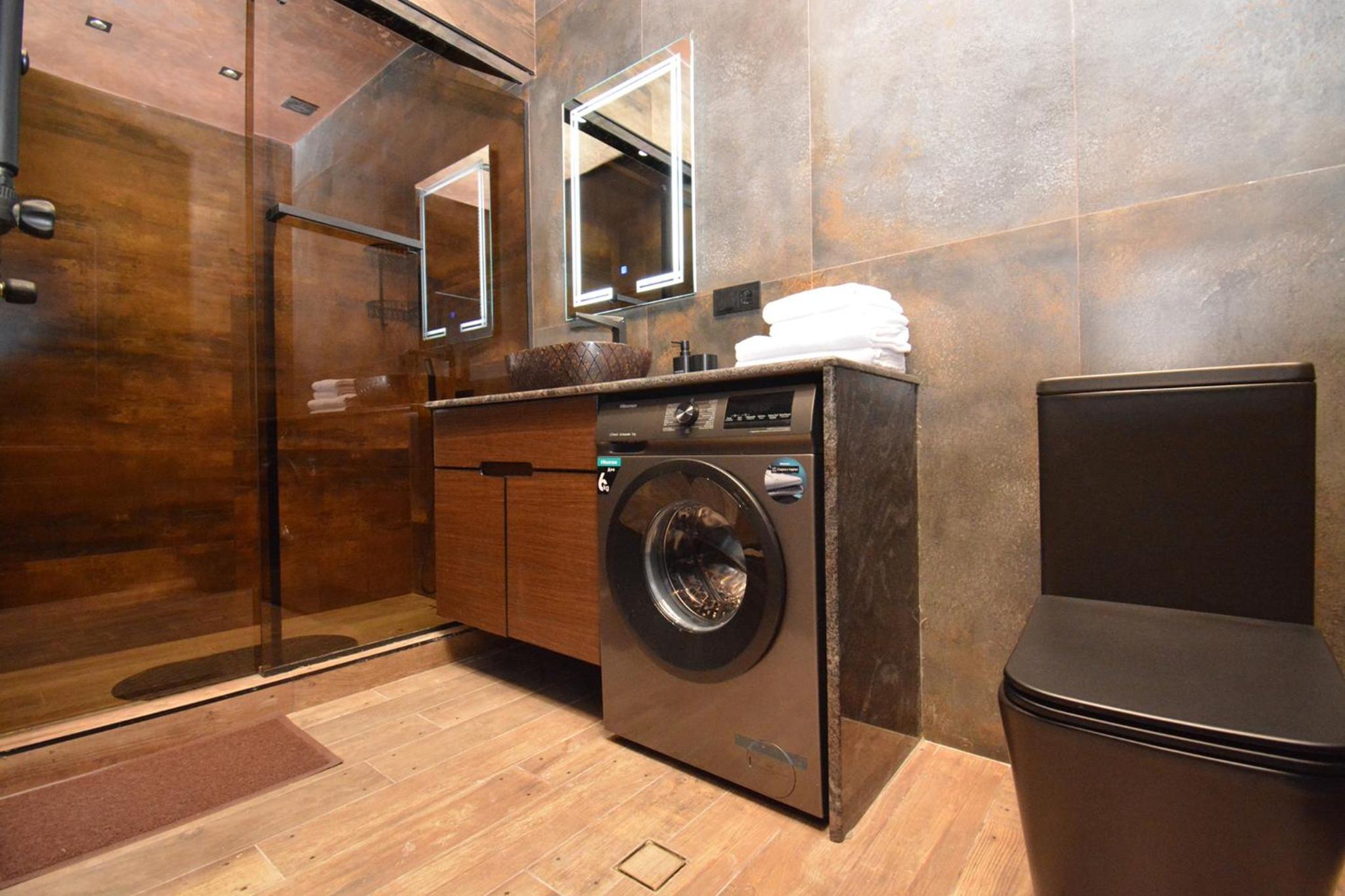 Luxury Downtown Apartment