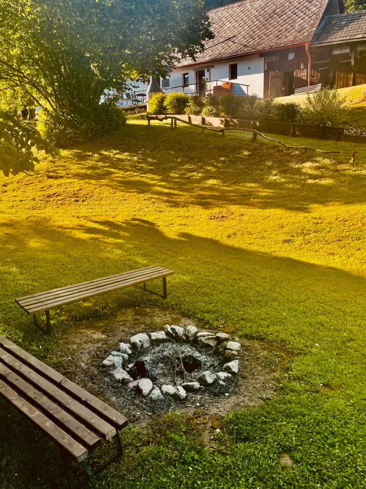 Klidná chaloupka u lesa v Orlických horách