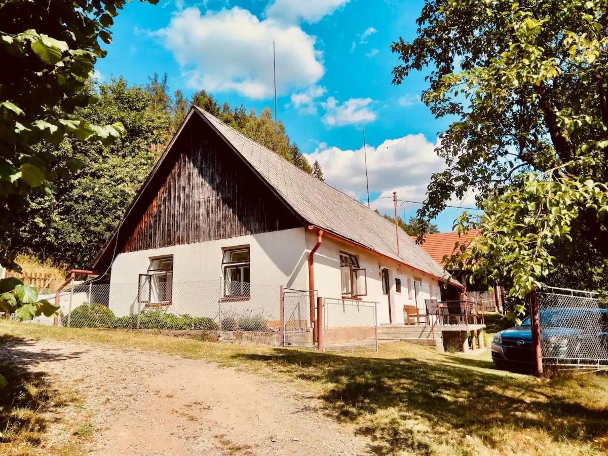 Klidná chaloupka u lesa v Orlických horách