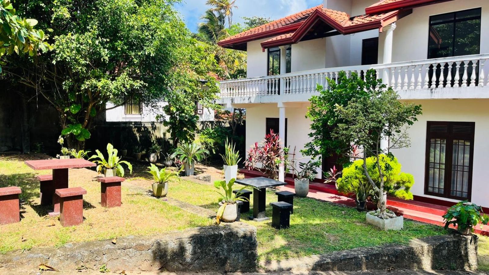 Sritaly Inn