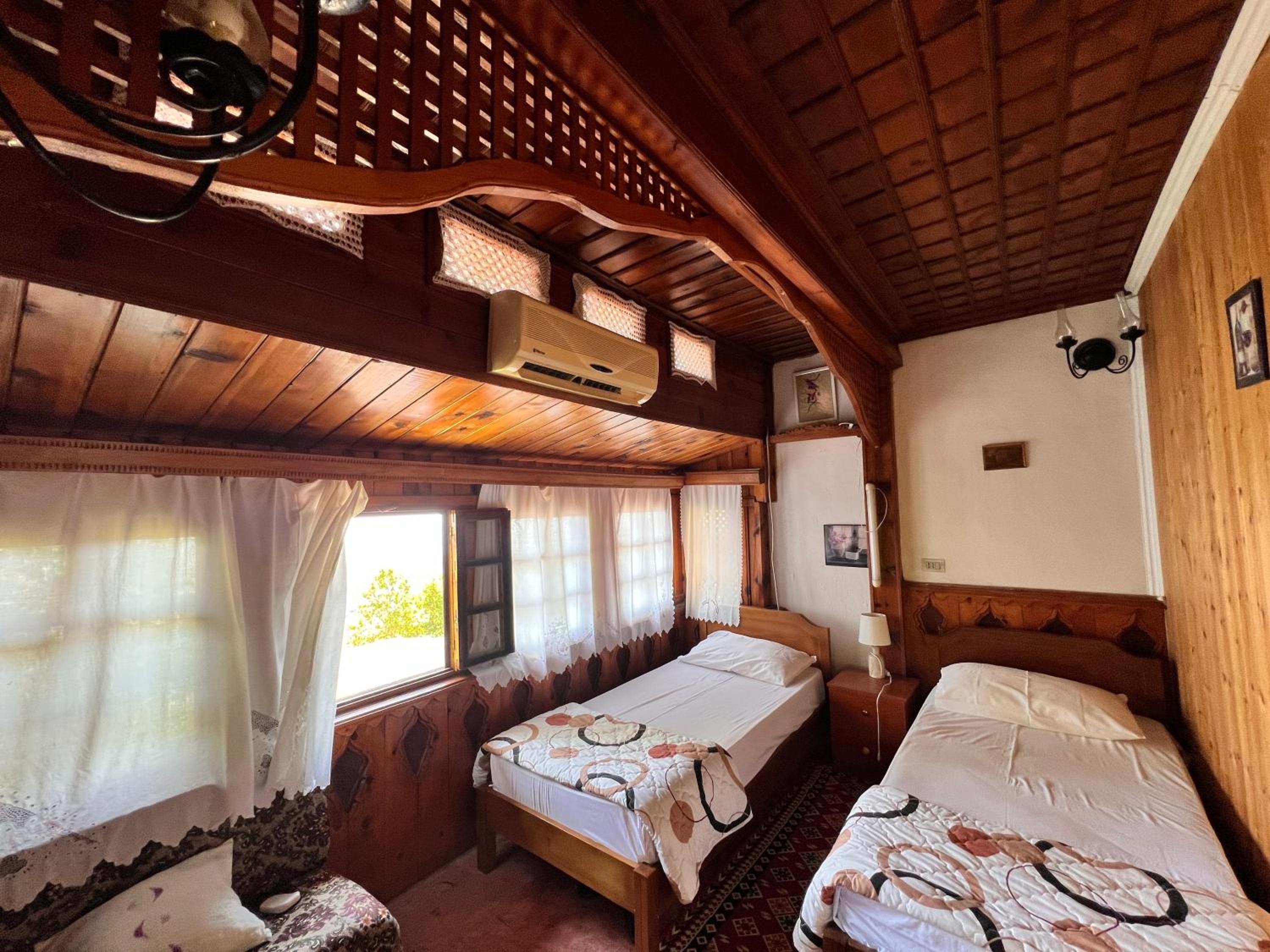 Rooms Merlika -Inside the Castle-