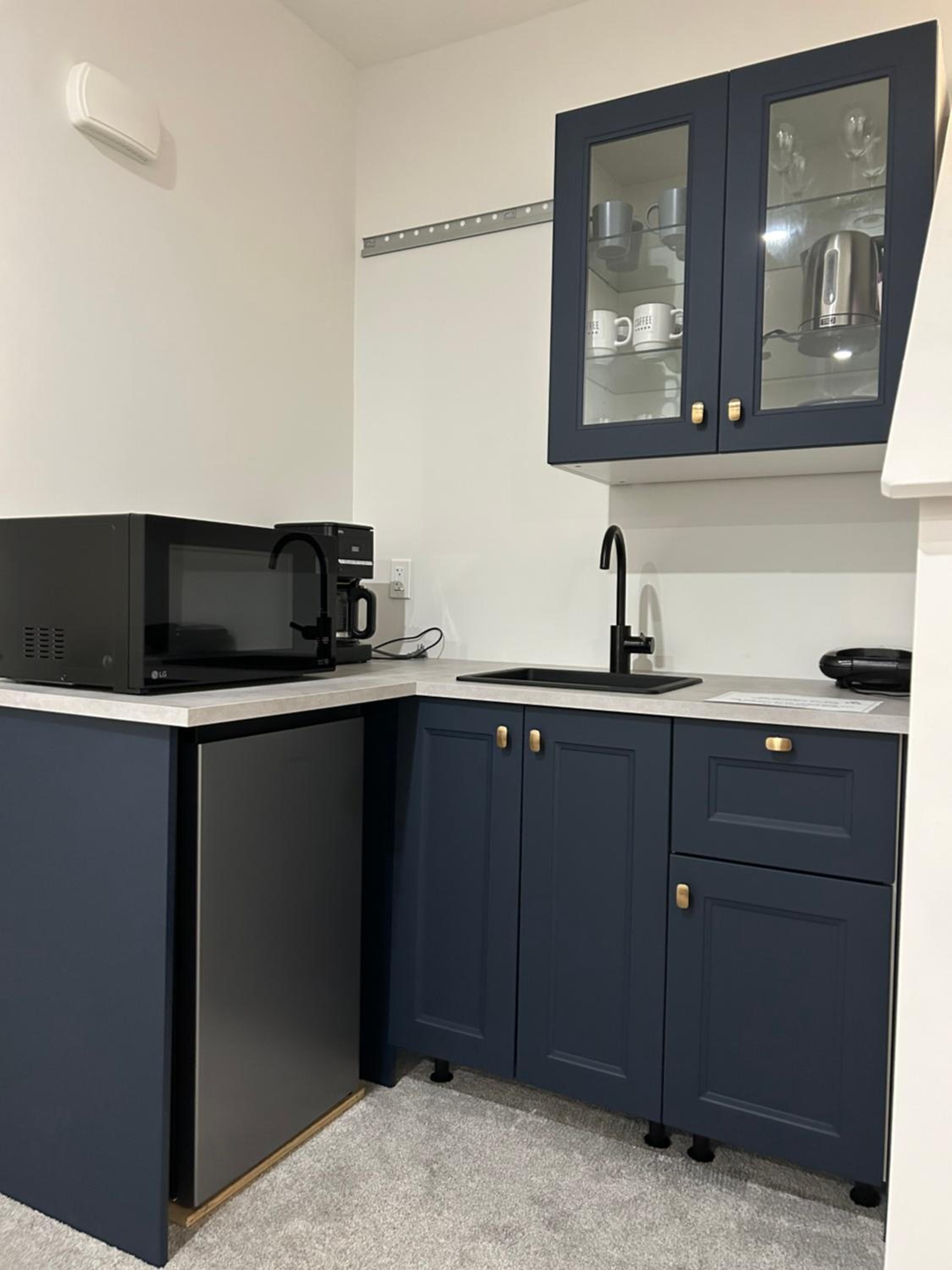Mountains near you 2 bedrooms Basement