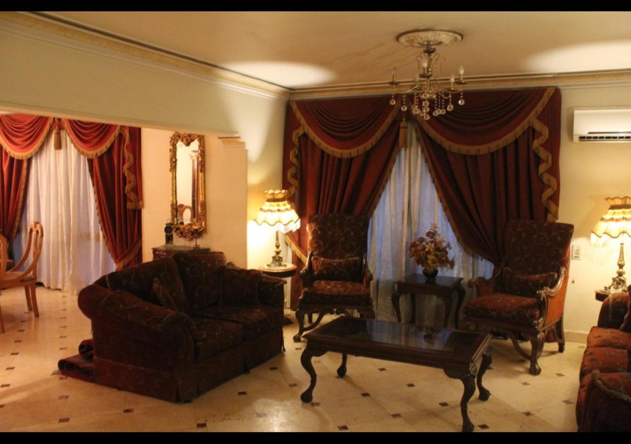 Hay Al Sefarat Apartment