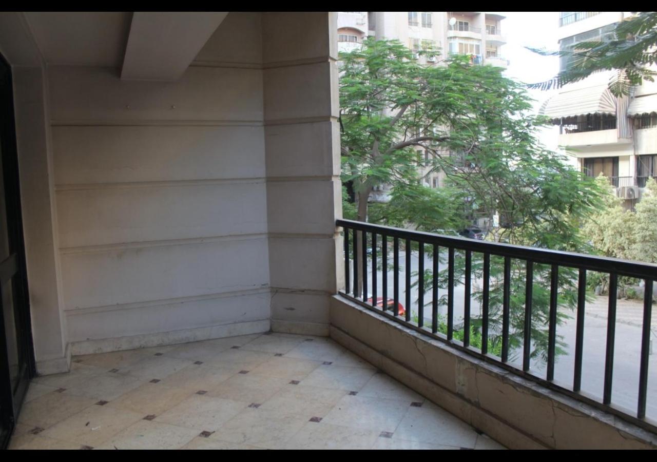 Hay Al Sefarat Apartment