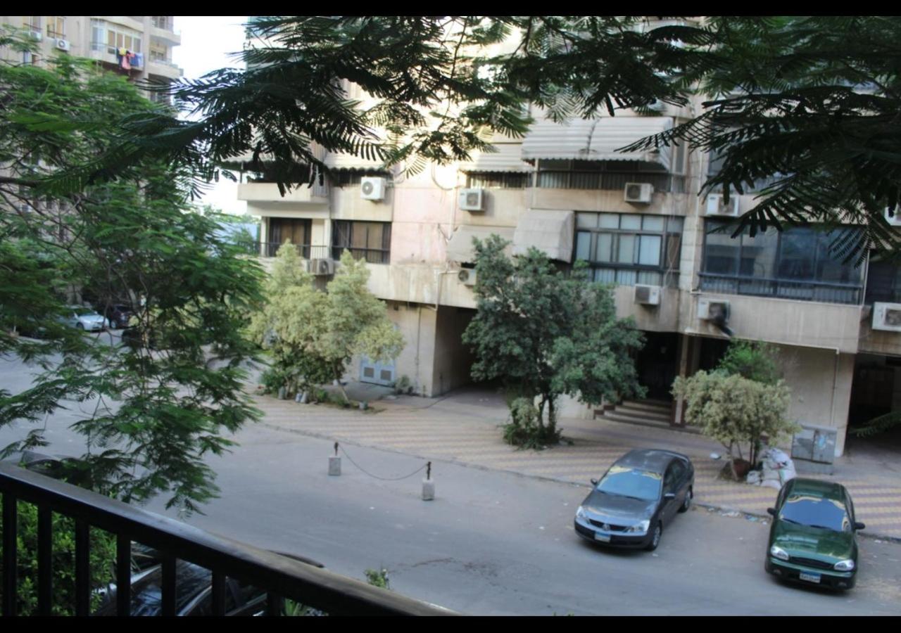 Hay Al Sefarat Apartment