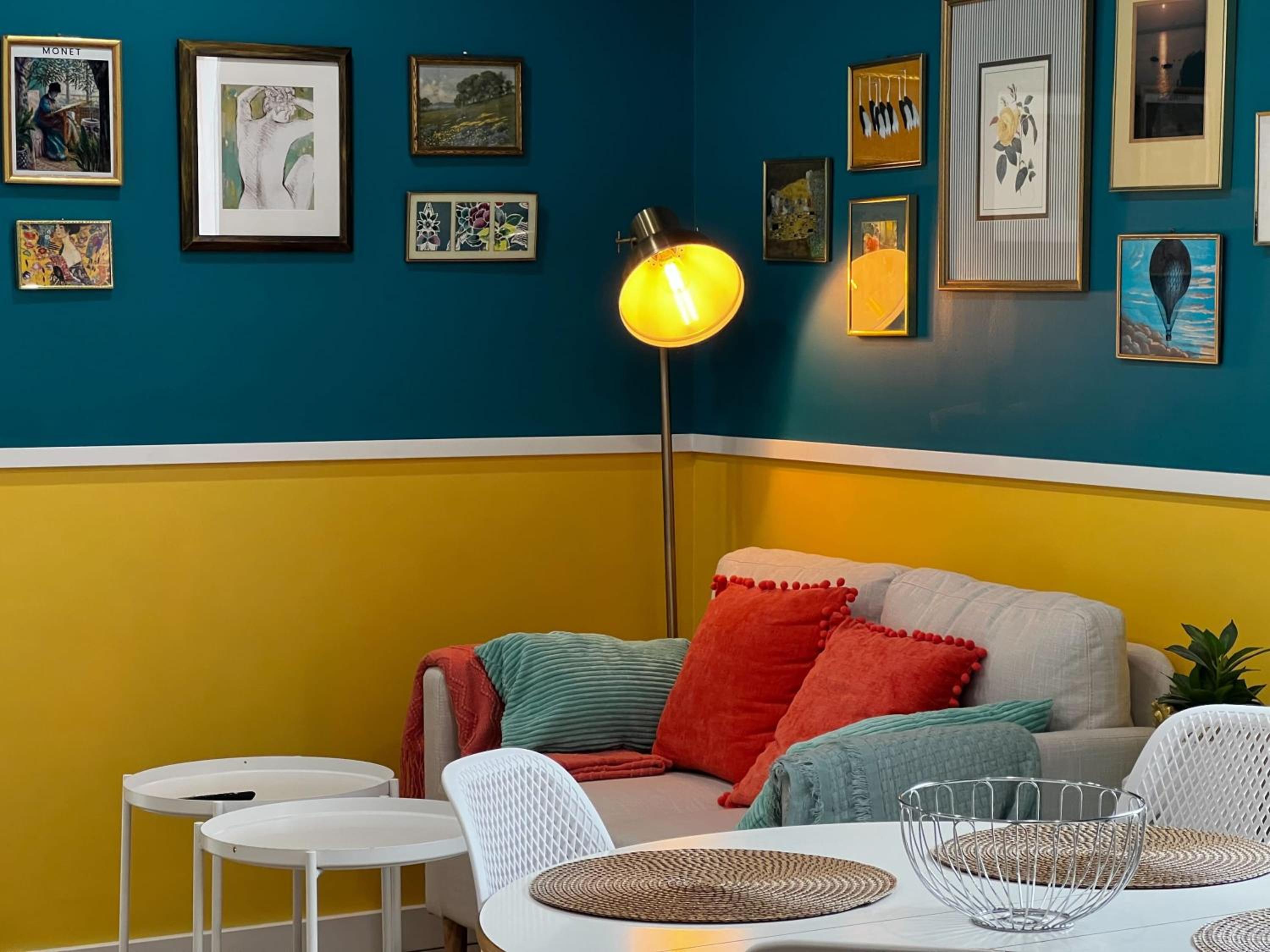 Swedish House, Bright and Modern Downtown Retreat at Ports on Portland, Apt #4