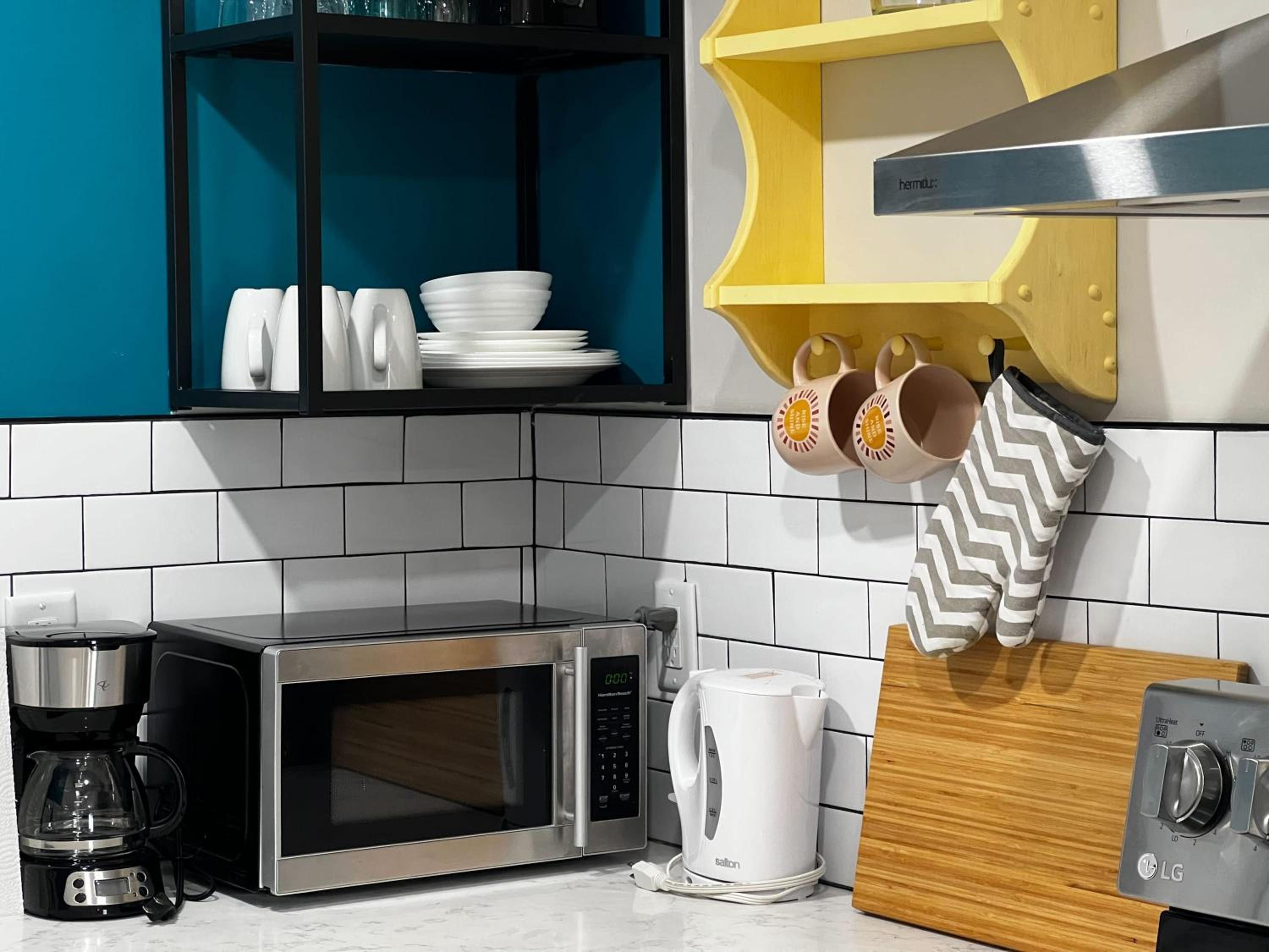 Swedish House, Bright and Modern Downtown Retreat at Ports on Portland, Apt #4