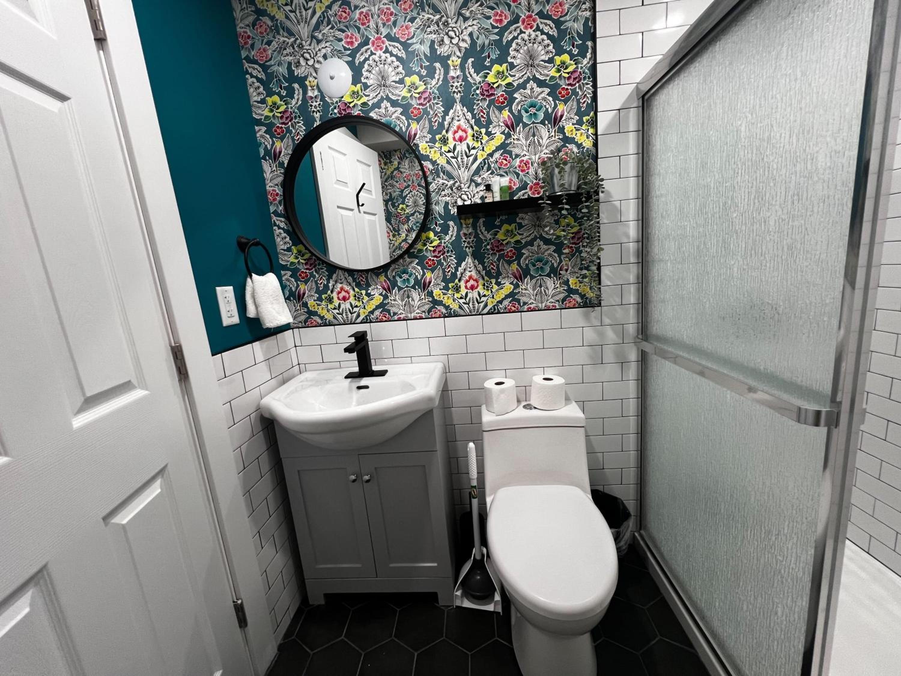 Swedish House, Bright and Modern Downtown Retreat at Ports on Portland, Apt #4
